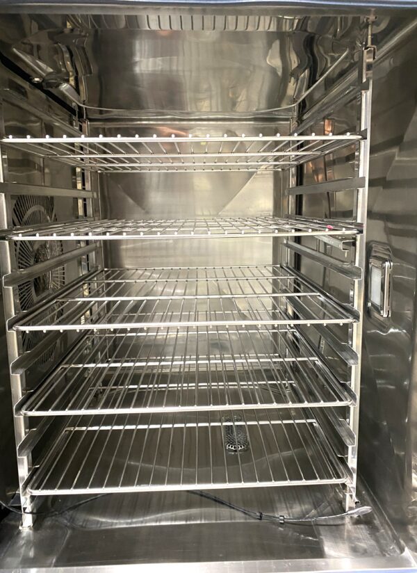 Rational (SCCWE102G) 10 pan/FULL size Nat Gas Combi (Refurb w/Warranty) - Image 17