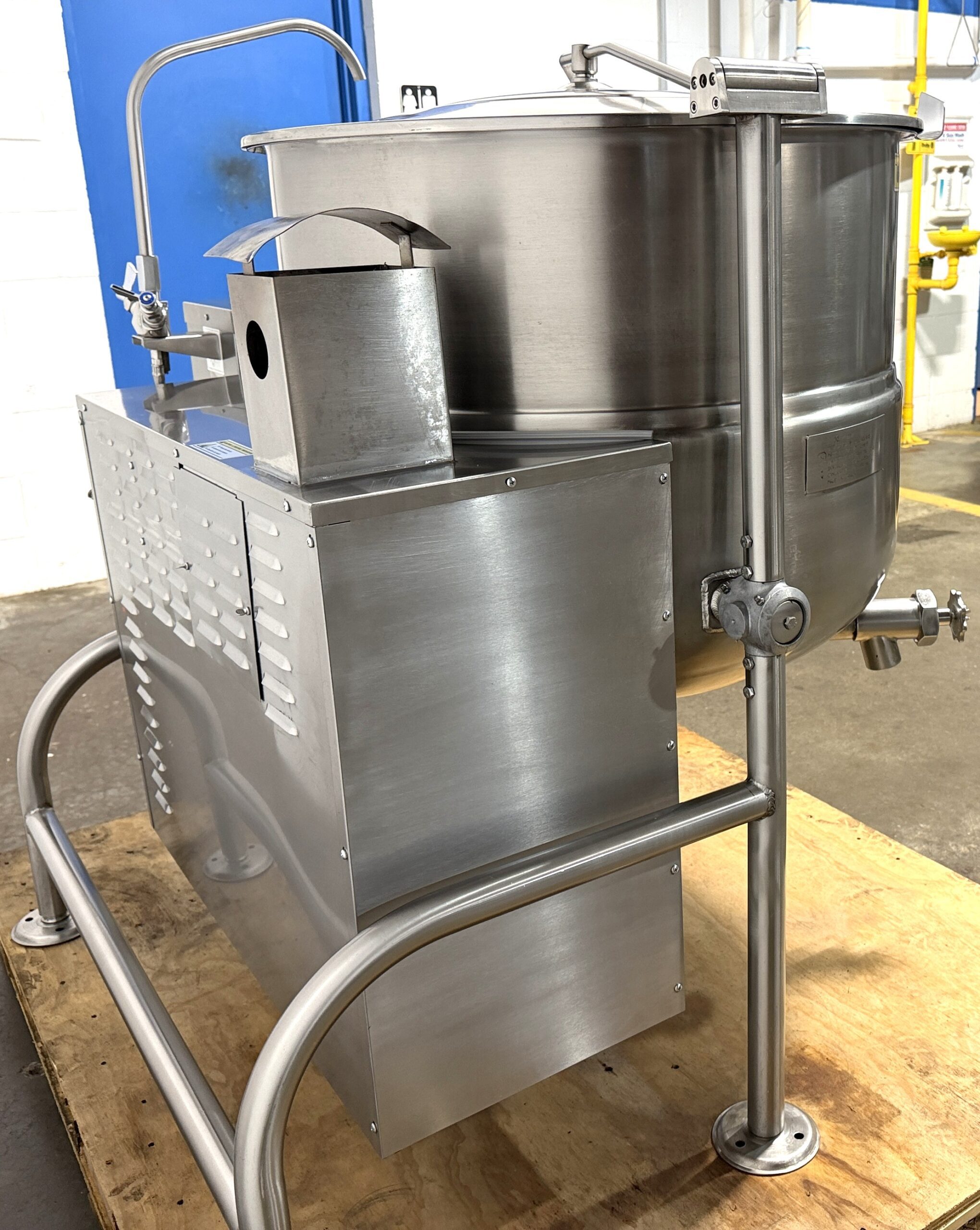 Cleveland 60 gallon, natural gas, tilting kettle (model: KGL-60-T) Refurbished w/WARRANTY - Image 10