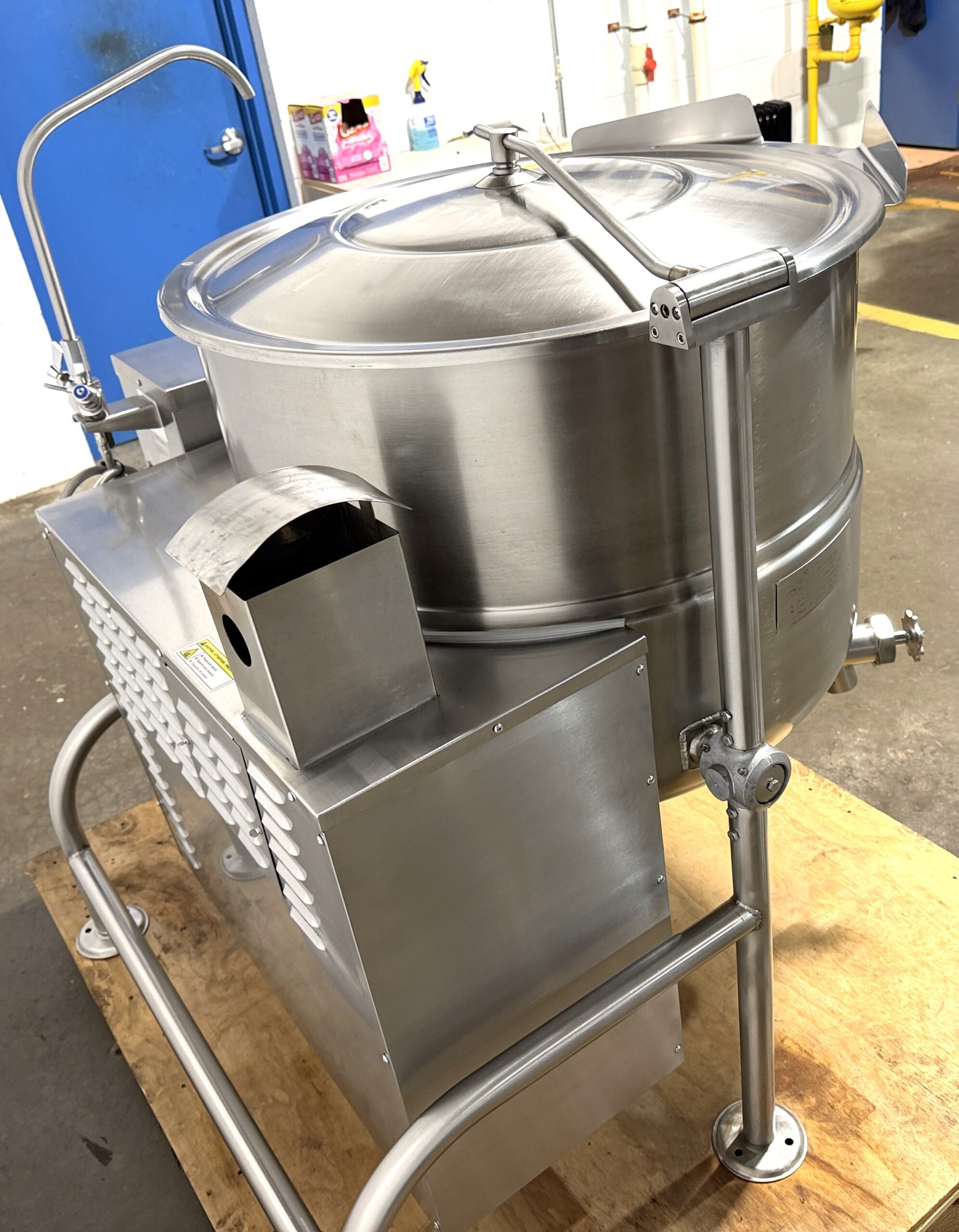 Cleveland 60 gallon, natural gas, tilting kettle (model: KGL-60-T) Refurbished w/WARRANTY - Image 11