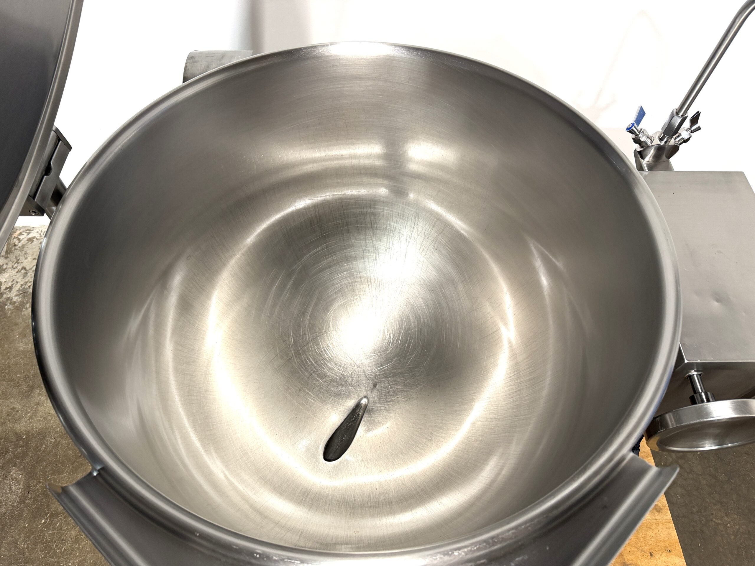 Cleveland 60 gallon, natural gas, tilting kettle (model: KGL-60-T) Refurbished w/WARRANTY - Image 18