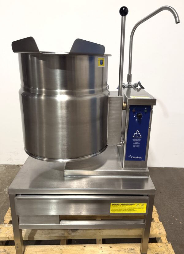 Cleveland 12 gallon electric 208/240v tilting kettle w/Stand (Refurbished w/WARRANTY)