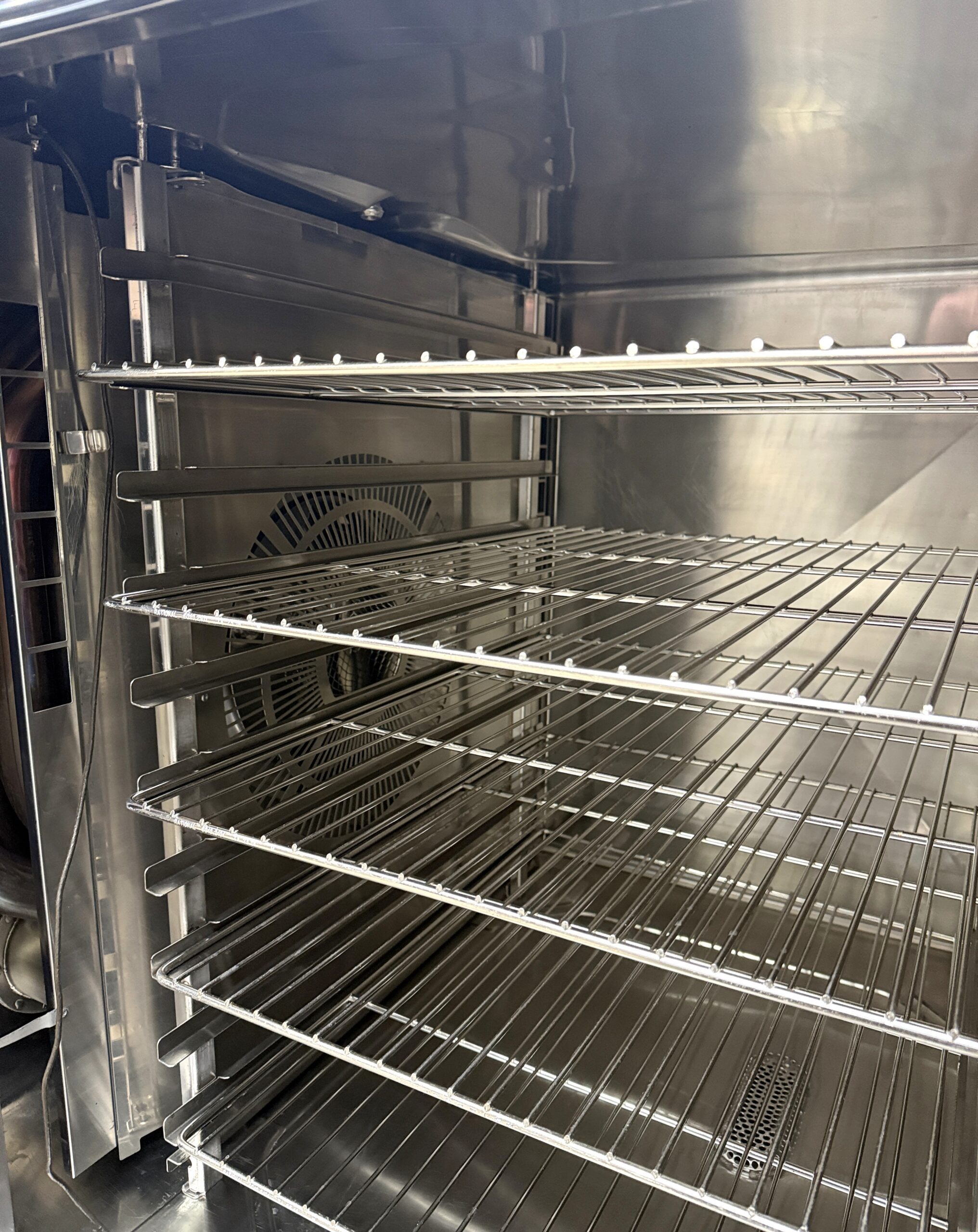 Rational (SCCWE102G) 10 pan/FULL size Nat Gas Combi Oven(Refurbished w/Warranty) - Image 4