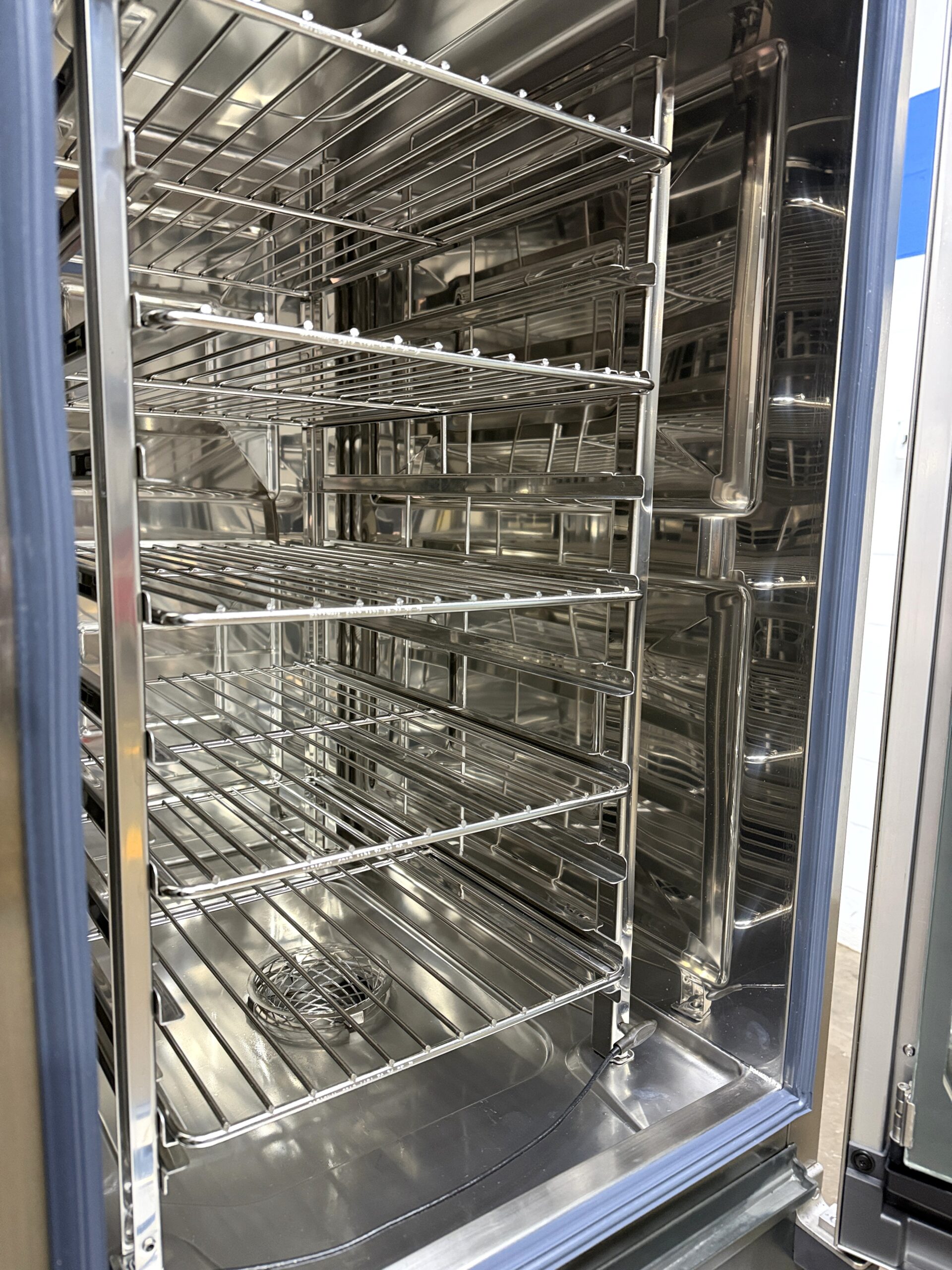 Rational IcombiPro, 10 Pan, Half Size, Electric Combi Oven w/Stand (Refurbished w/WARRANTY) - Image 3