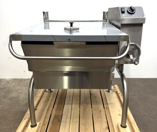 Cleveland 30 Gallon, Electric, Braising Pan 208V/3 phase (NEW OPEN BOX)