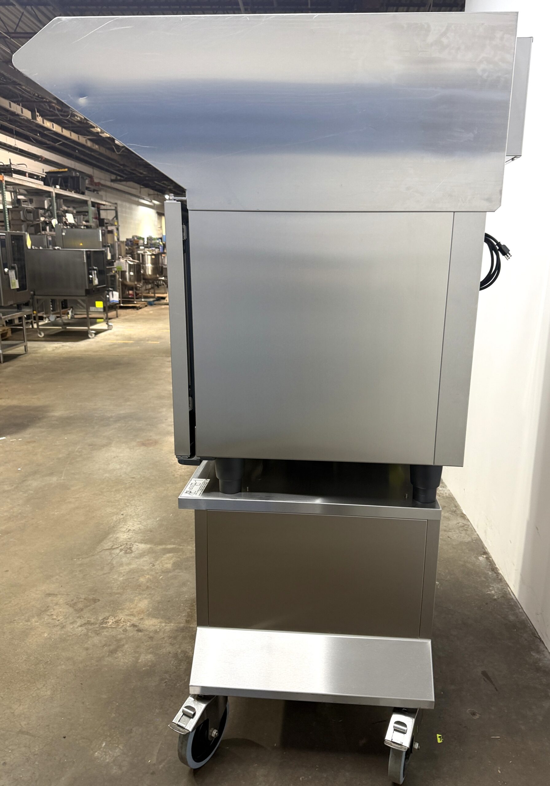 Rational 6 pan/ half size (Electric) Combi Oven w/Hood & Stand (Brand New Open Box) - Image 4