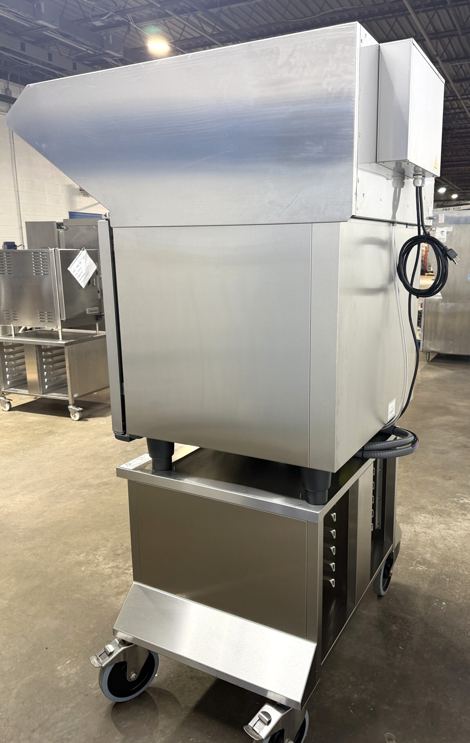 Rational 6 pan/ half size (Electric) Combi Oven w/Hood & Stand (Brand New Open Box) - Image 6