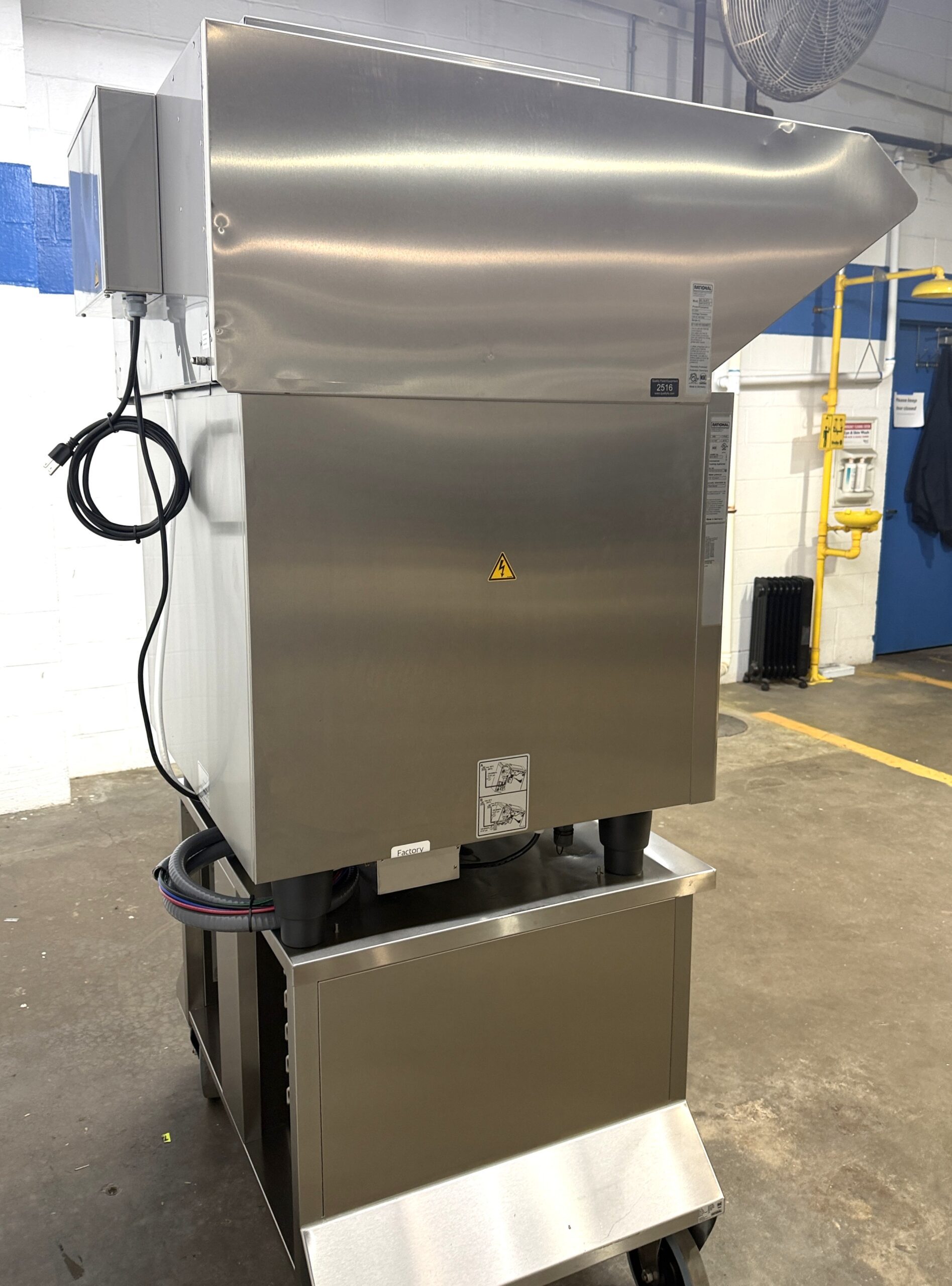 Rational 6 pan/ half size (Electric) Combi Oven w/Hood & Stand (Brand New Open Box) - Image 7