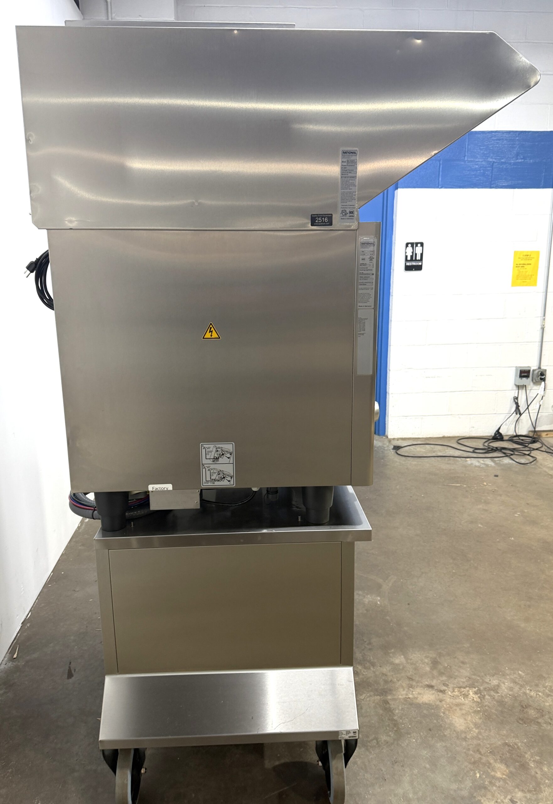 Rational 6 pan/ half size (Electric) Combi Oven w/Hood & Stand (Brand New Open Box) - Image 5