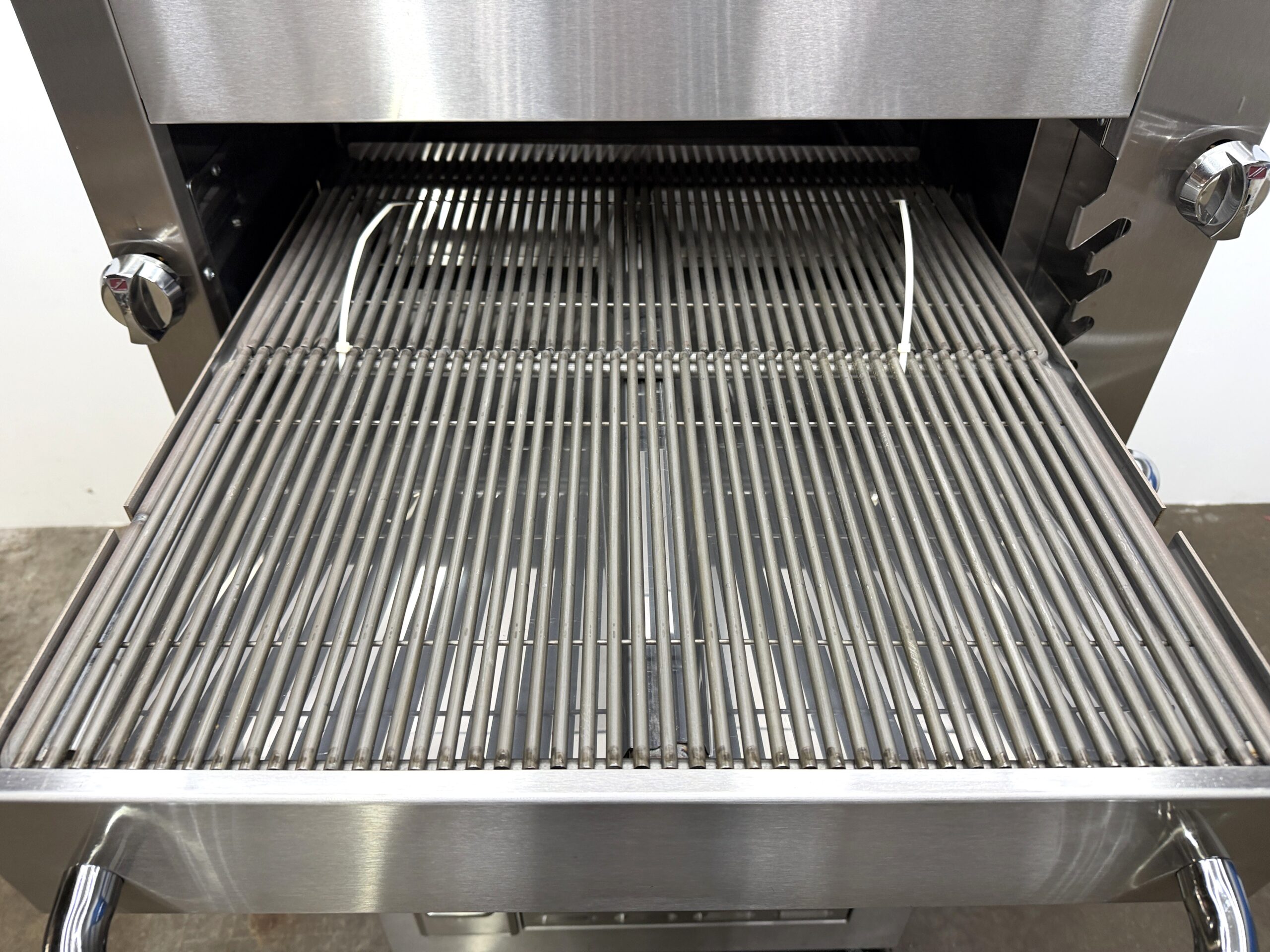 Southbend 270D Infrared Double Deck Radiant Broiler (NEW Open Box) - Image 13