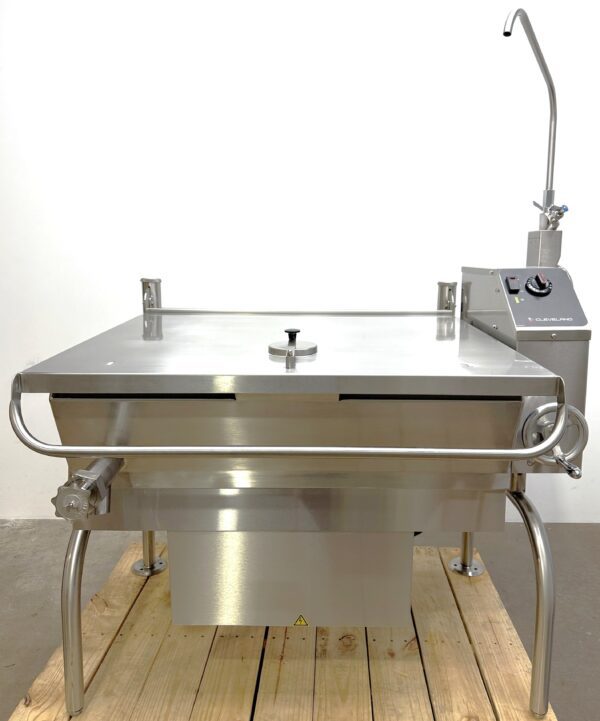 2023 model Cleveland 40 gallon, Natural gas braising pan (NEW OPEN BOX)