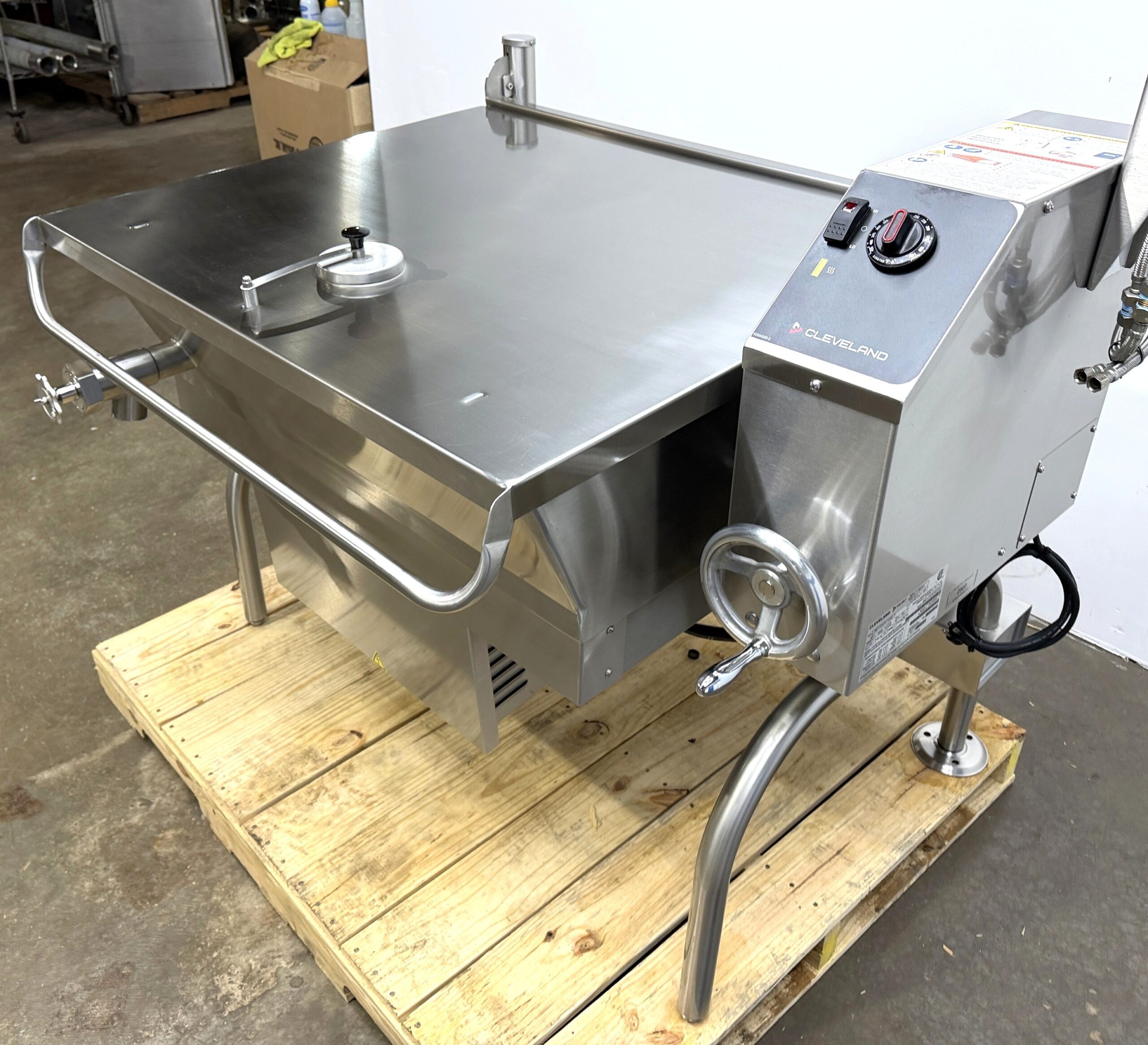 2023 model Cleveland 40 gallon, Natural gas braising pan (NEW OPEN BOX) - Image 22