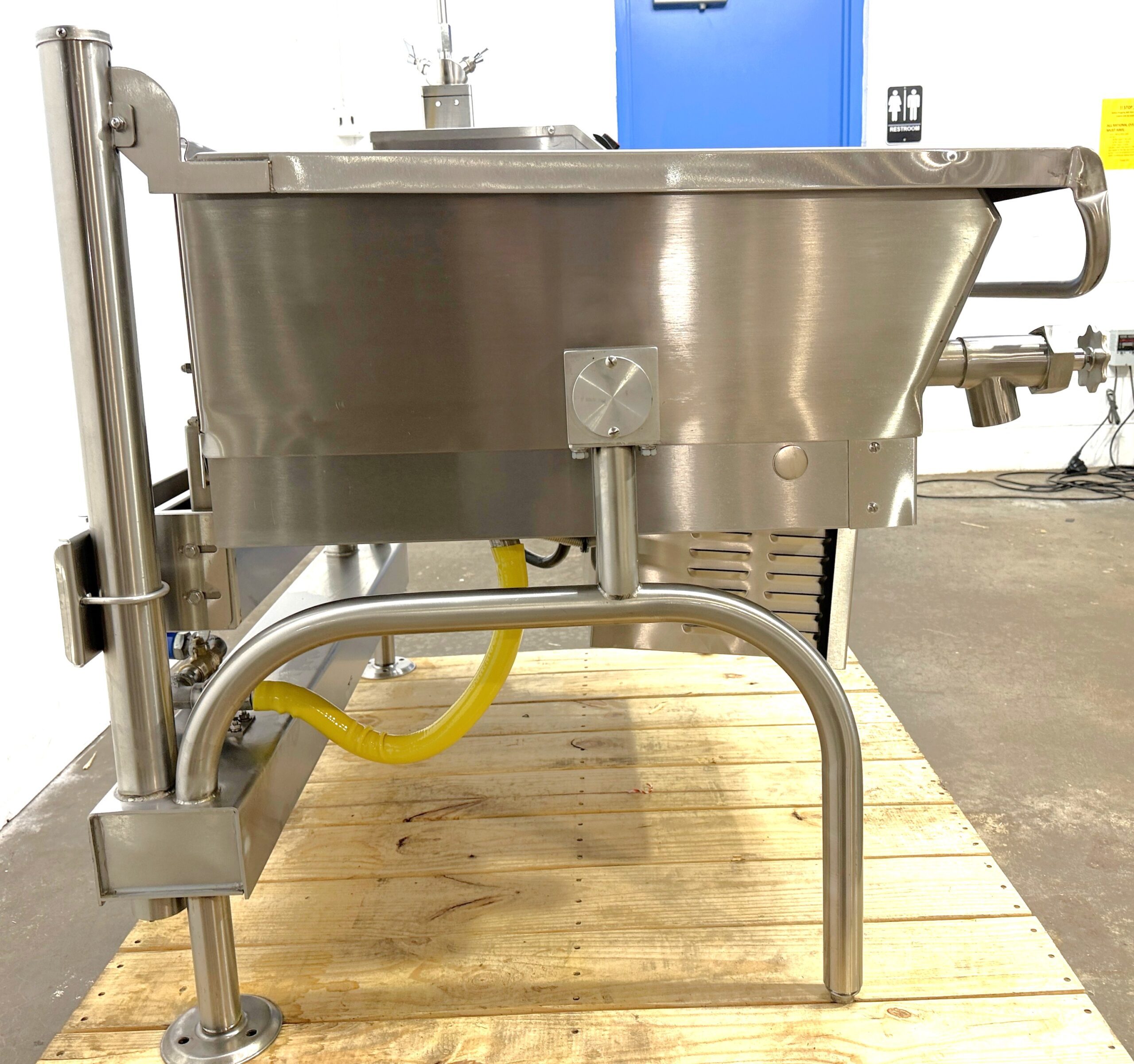 2023 model Cleveland 40 gallon, Natural gas braising pan (NEW OPEN BOX) - Image 14