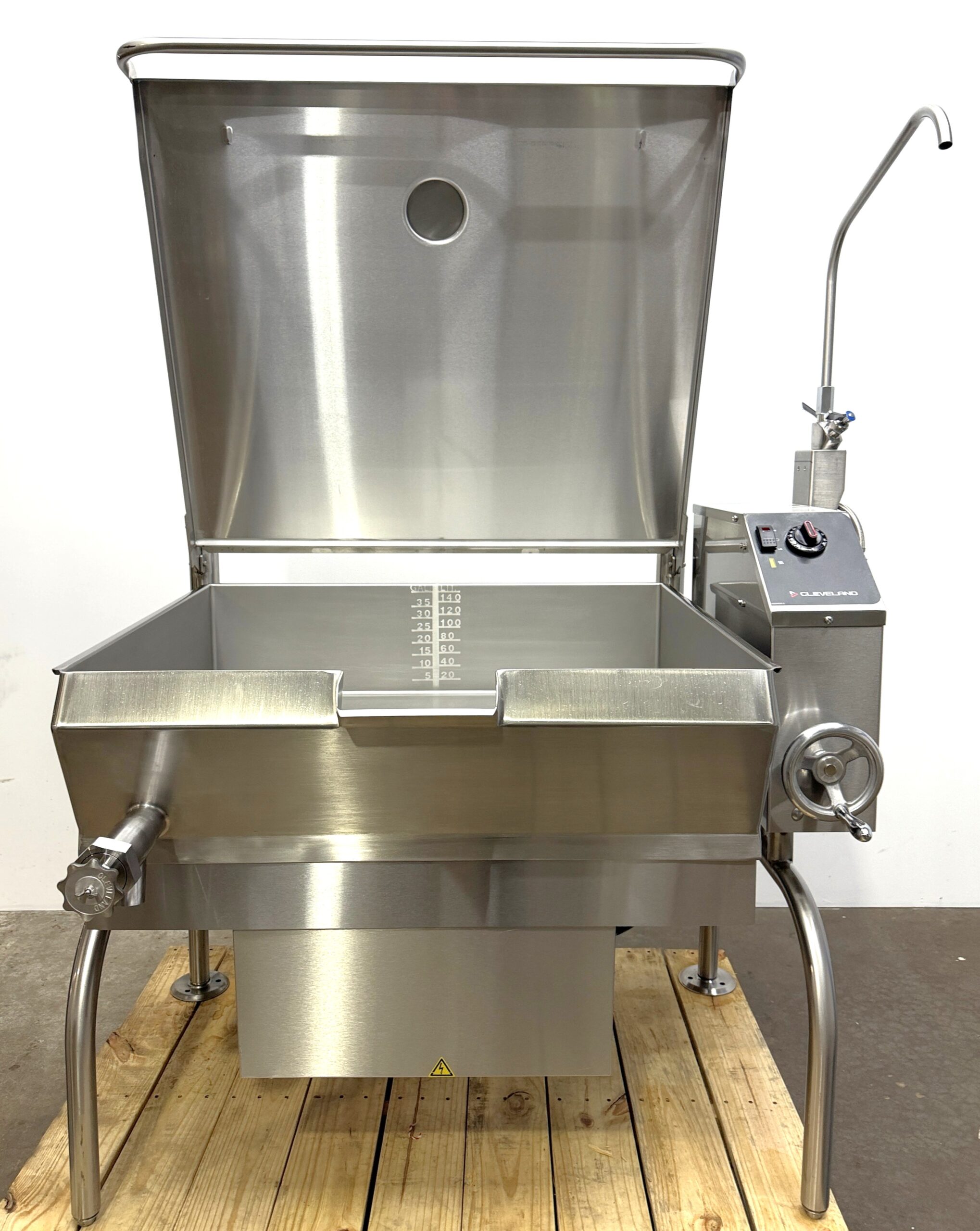 2023 model Cleveland 40 gallon, Natural gas braising pan (NEW OPEN BOX) - Image 9