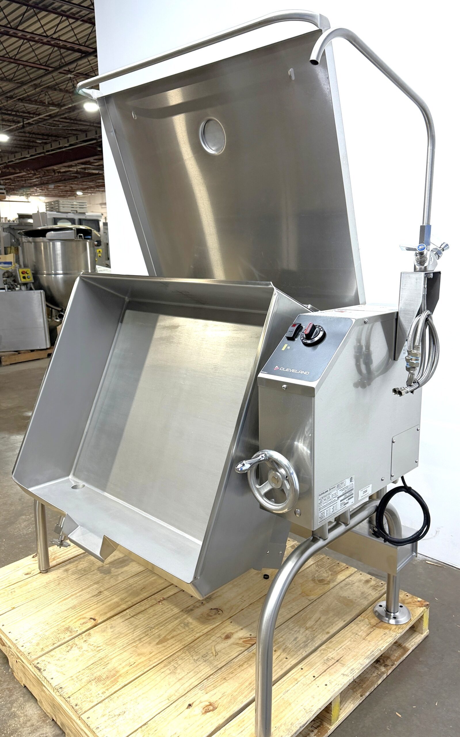 2023 model Cleveland 40 gallon, Natural gas braising pan (NEW OPEN BOX) - Image 4