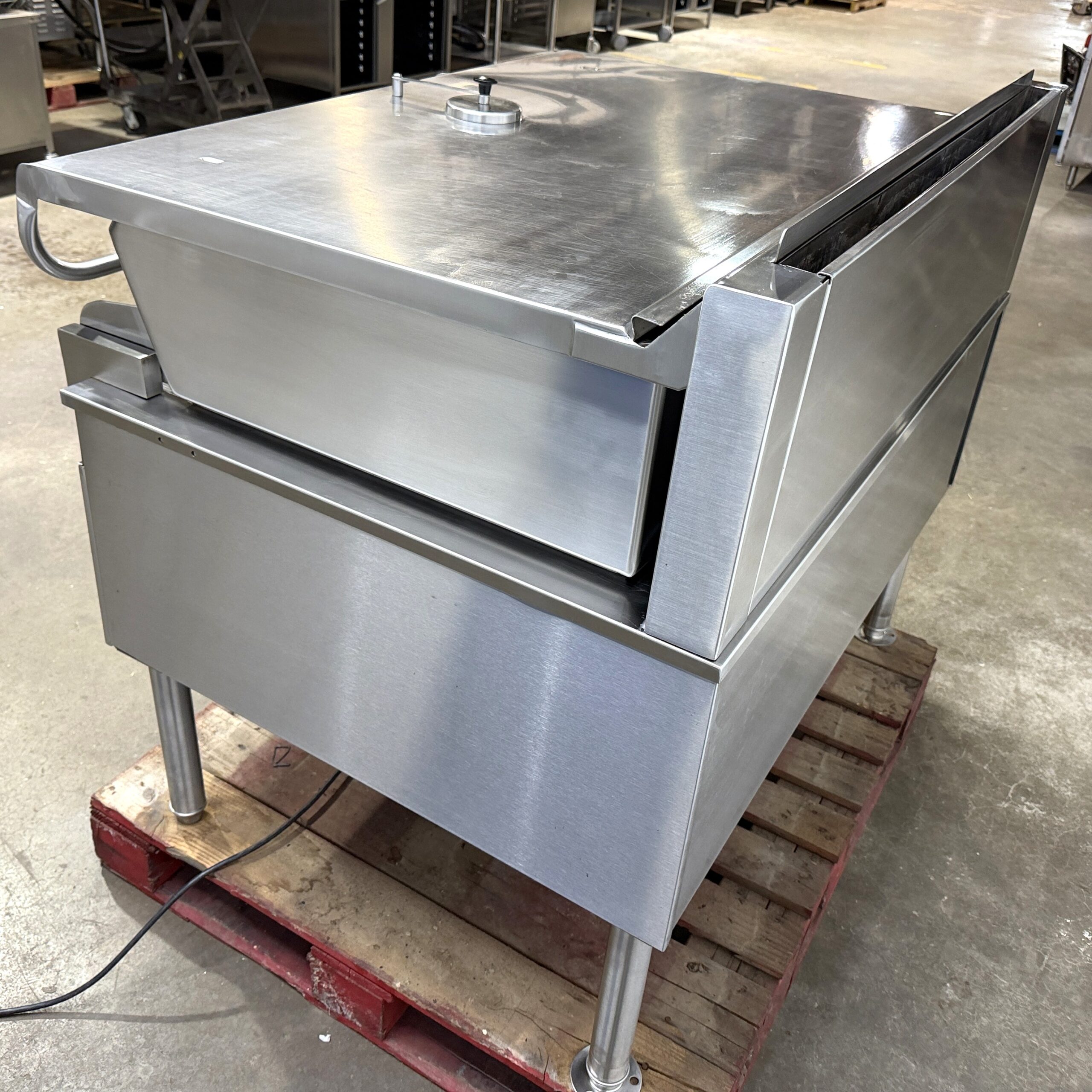 Cleveland 40 gallon, Natural gas, Braising pan w/ Power Tilt (Refurbished w/Warranty) - Image 18