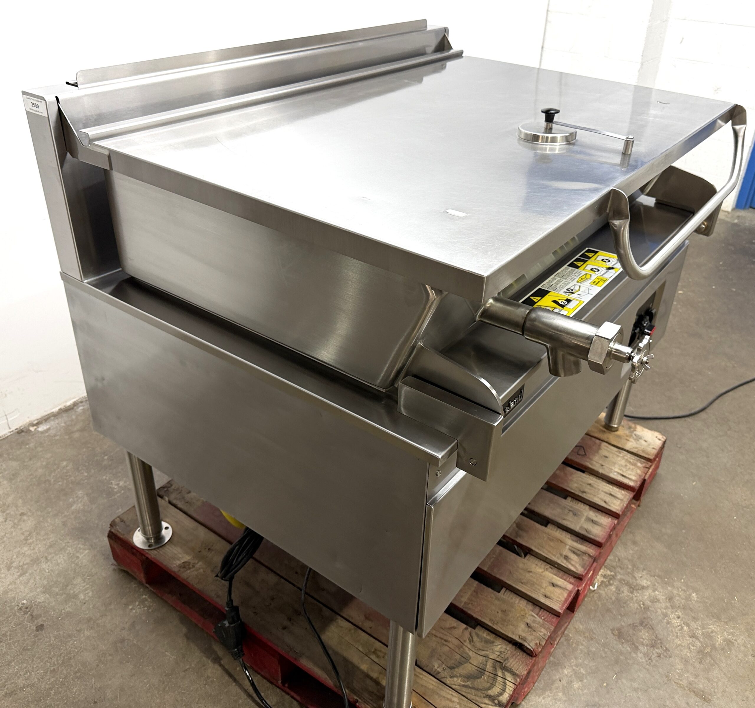 Cleveland 40 gallon, Natural gas, Braising pan w/ Power Tilt (Refurbished w/Warranty) - Image 12