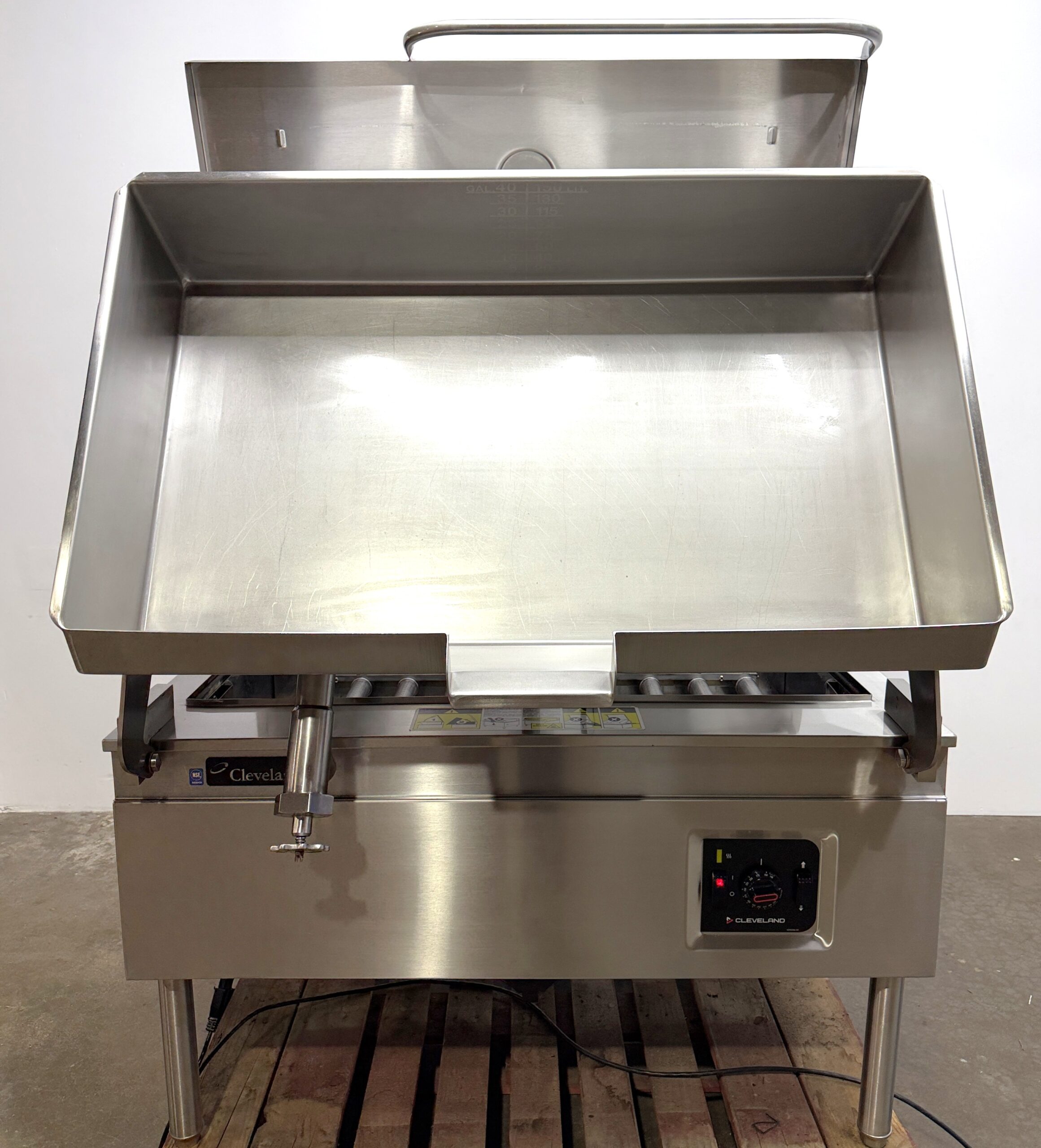 Cleveland 40 gallon, Natural gas, Braising pan w/ Power Tilt (Refurbished w/Warranty) - Image 7