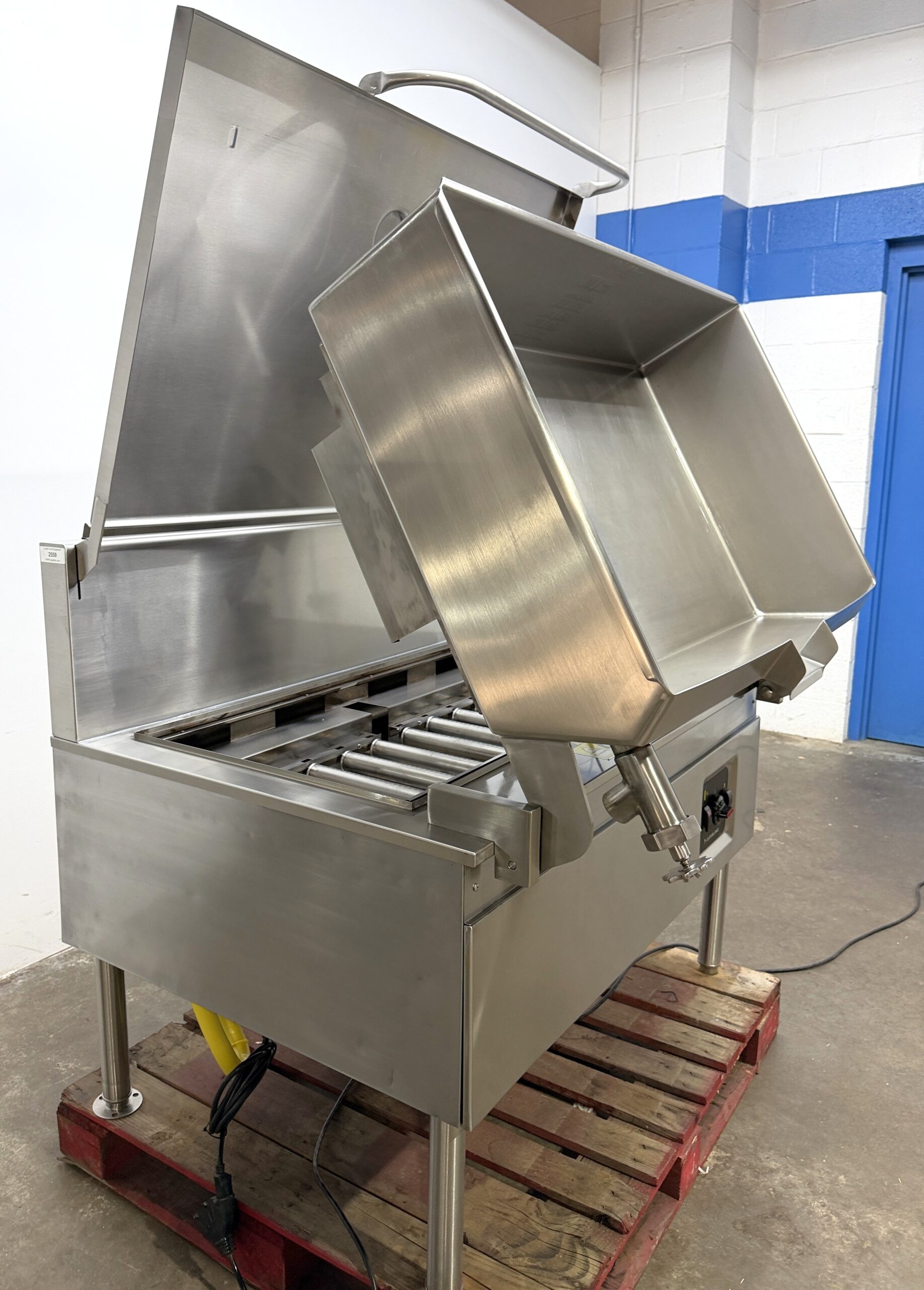 Cleveland 40 gallon, Natural gas, Braising pan w/ Power Tilt (Refurbished w/Warranty) - Image 6