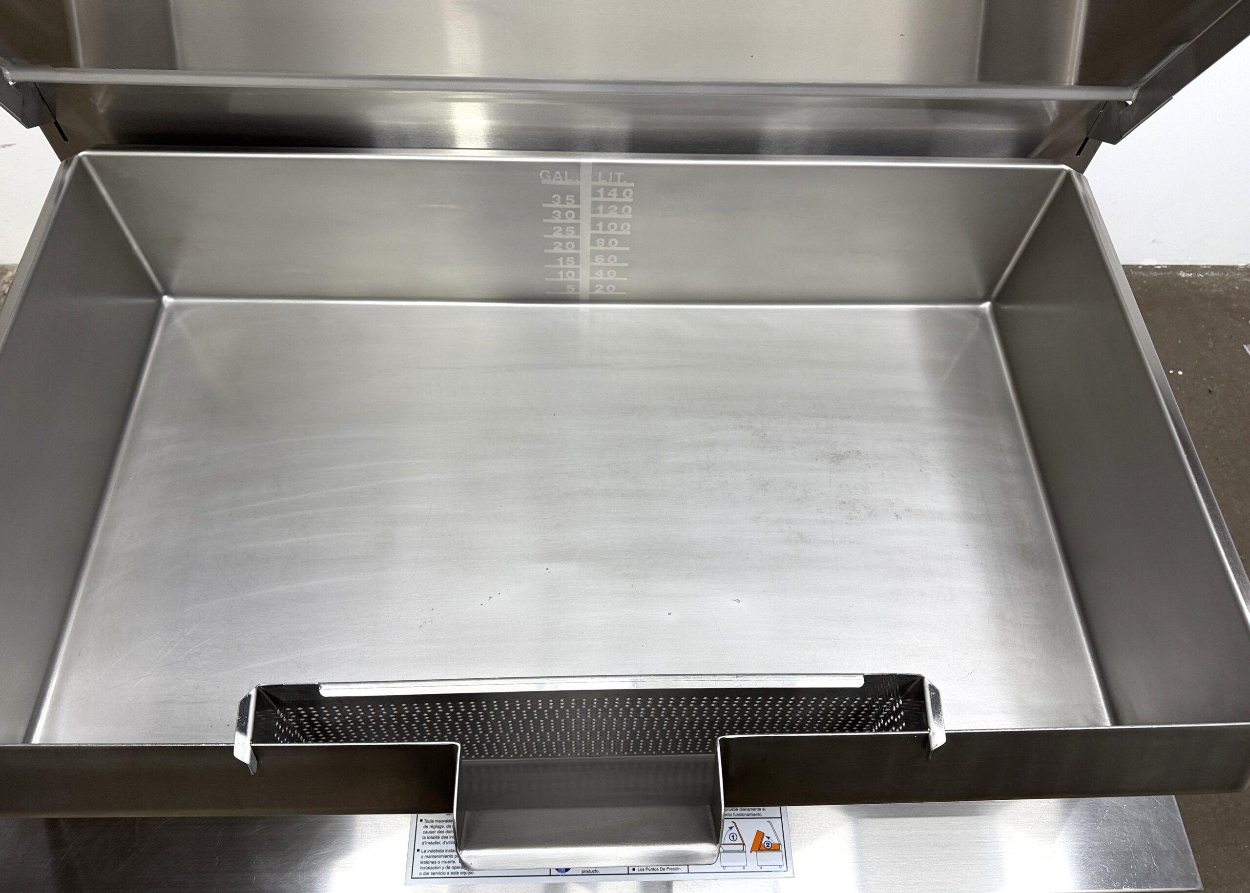 Cleveland 40 gallon, Natural gas, Braising pan (Refurbished w/Warranty) - Image 8