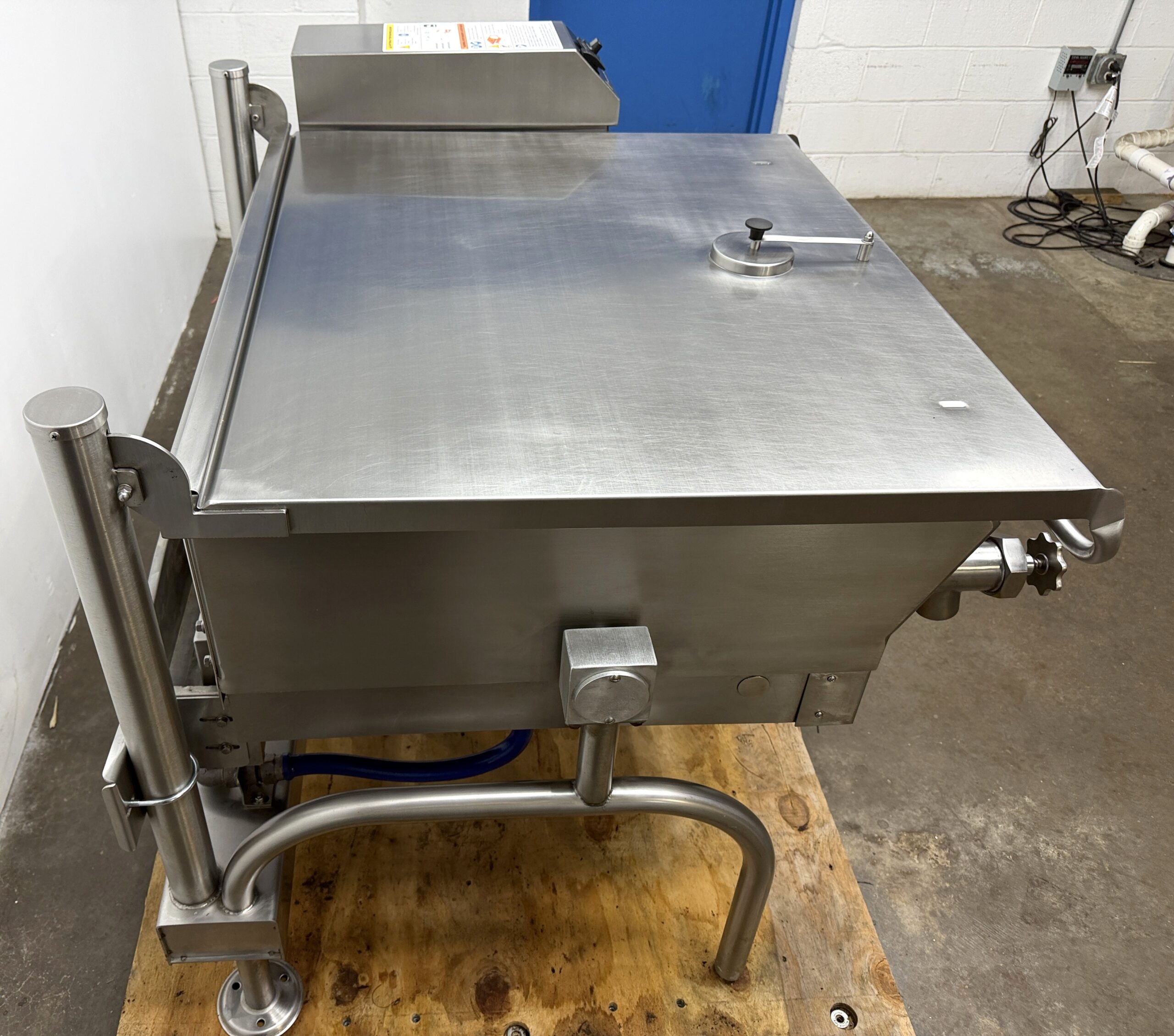 Cleveland 40 gallon, Natural gas, braising pan (Fully Refurbished w/WARRANTY) - Image 12