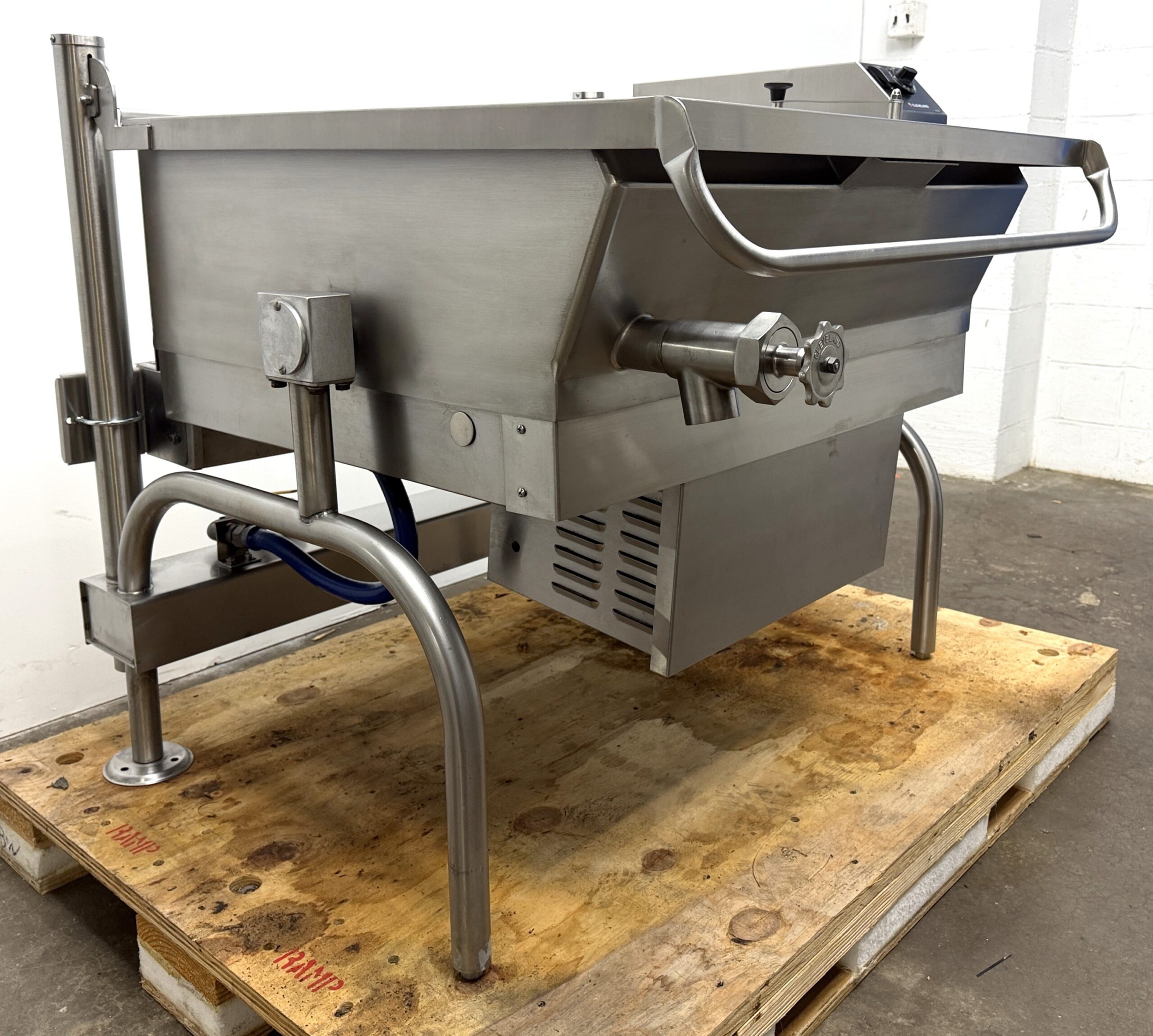 Cleveland 40 gallon, Natural gas, braising pan (Fully Refurbished w/WARRANTY) - Image 11