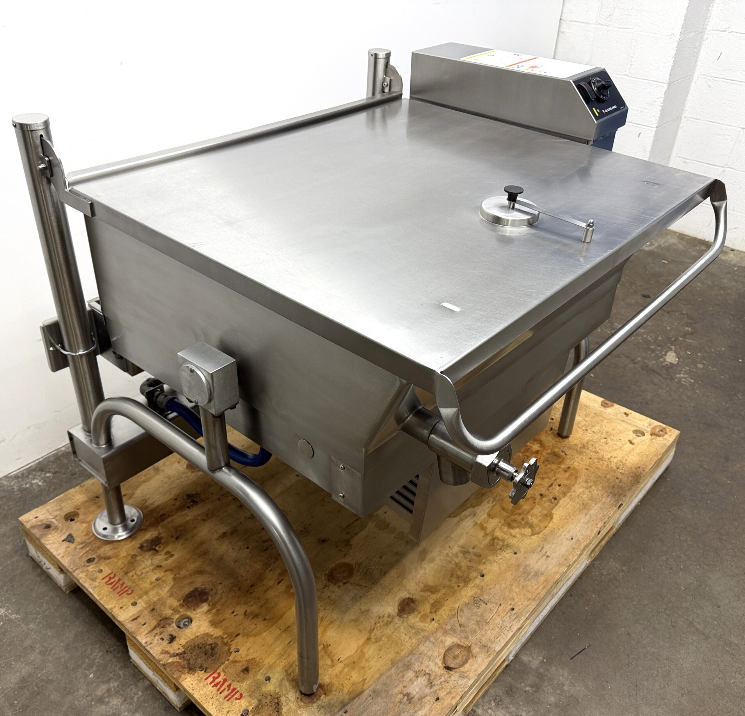 Cleveland 40 gallon, Natural gas, braising pan (Fully Refurbished w/WARRANTY) - Image 10