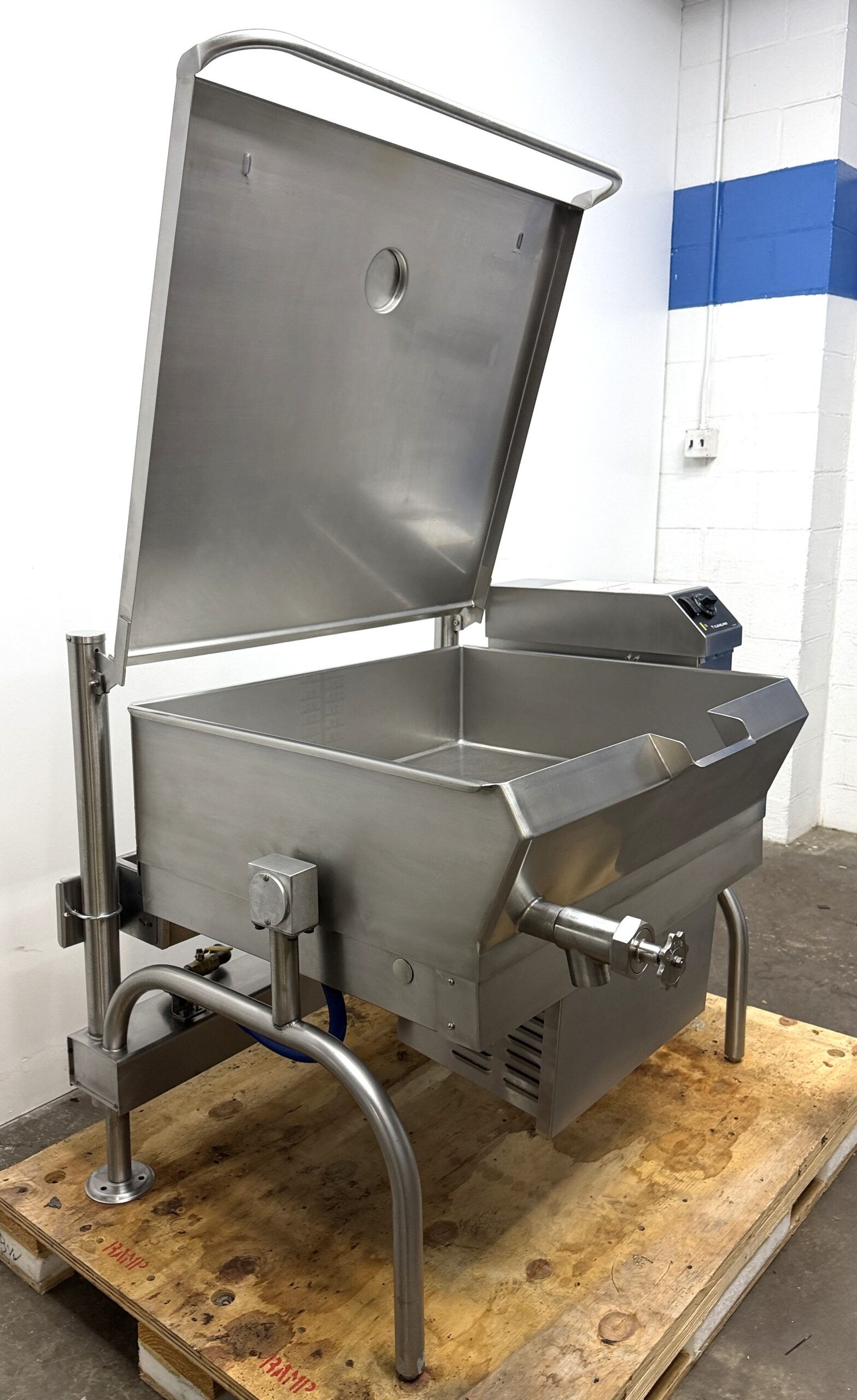 Cleveland 40 gallon, Natural gas, braising pan (Fully Refurbished w/WARRANTY) - Image 8