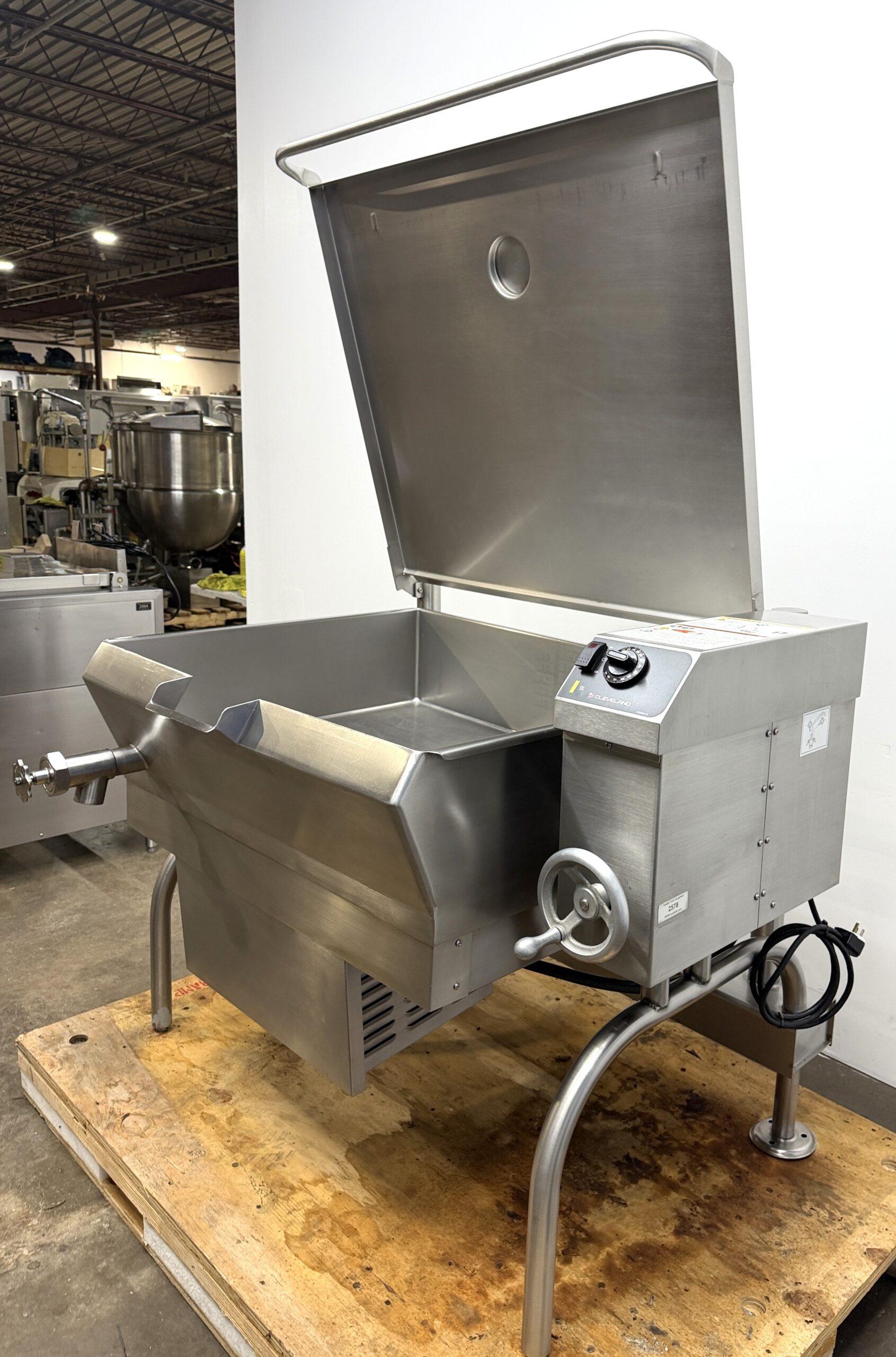 Cleveland 40 gallon, Natural gas, braising pan (Fully Refurbished w/WARRANTY) - Image 7