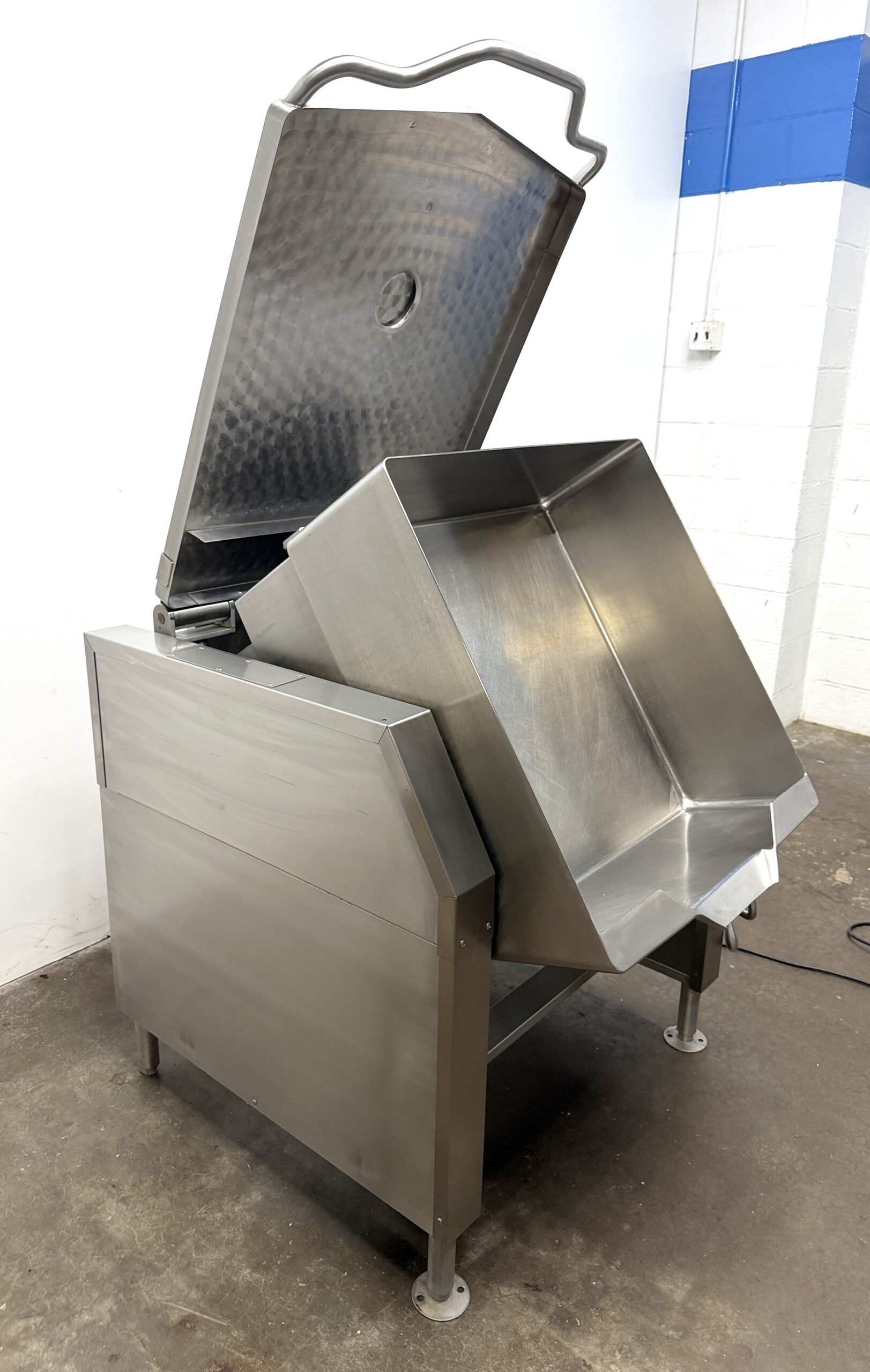 Market Forge 30 Gallon, Natural gas, Power tilt, Braising pan (Refurbished w/WARRANTY) - Image 4