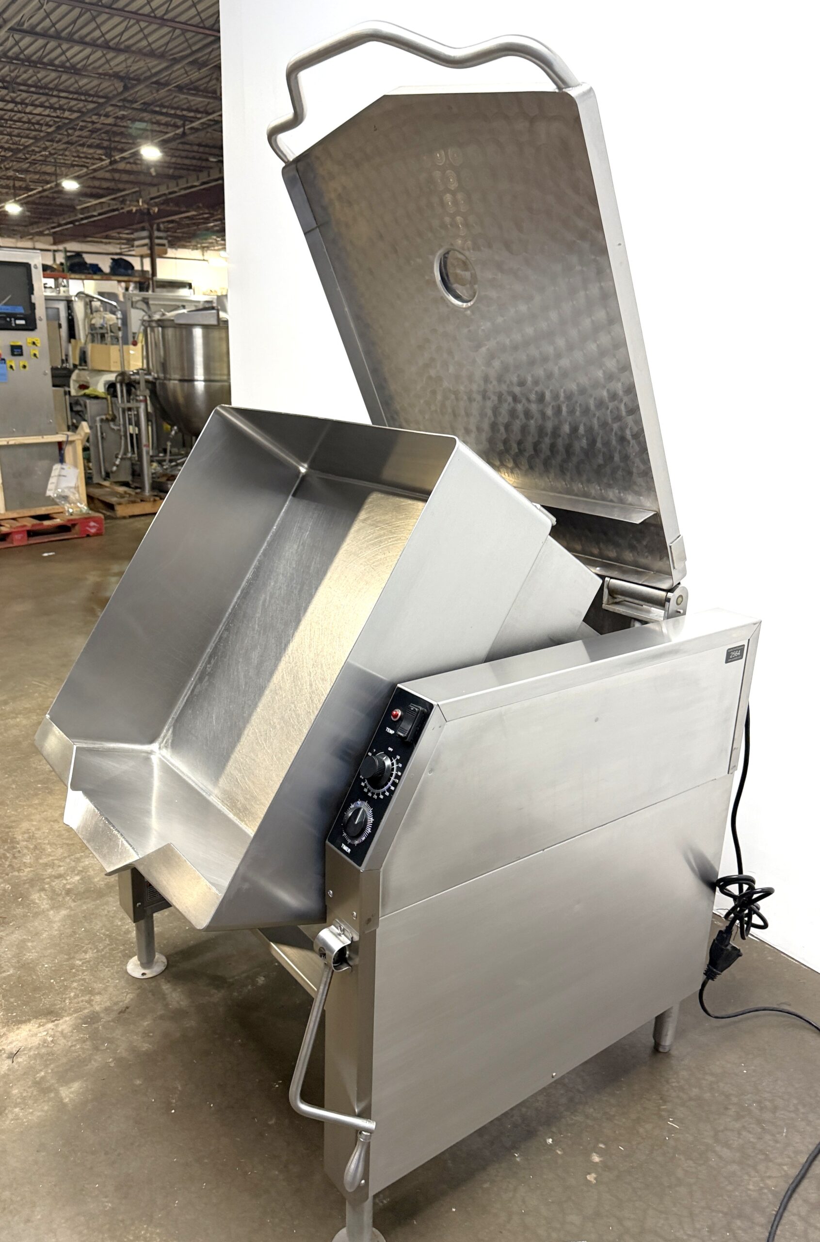 Market Forge 30 Gallon, Natural gas, Power tilt, Braising pan (Refurbished w/WARRANTY) - Image 3