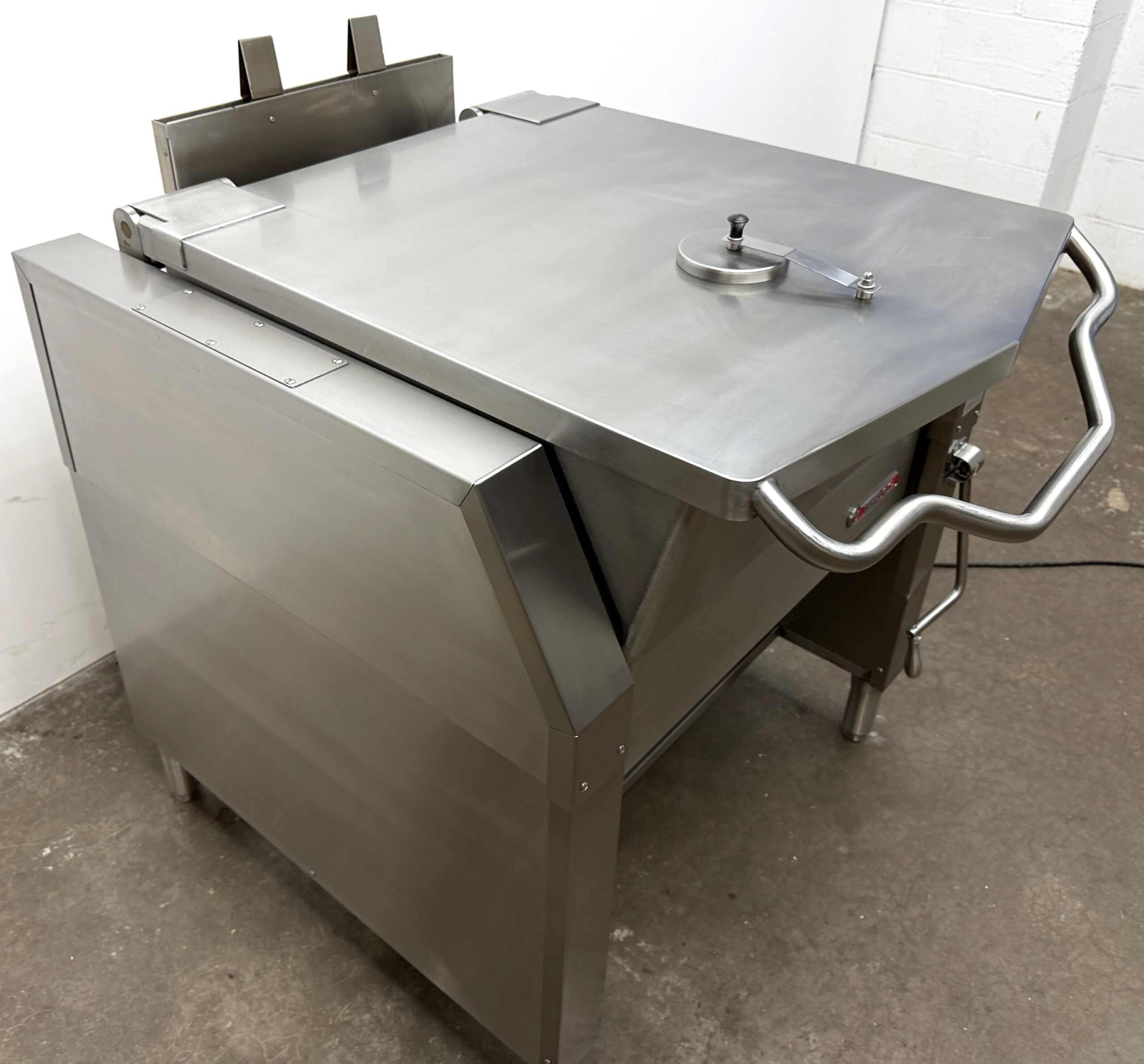 Market Forge 30 Gallon, Natural gas, Power tilt, Braising pan (Refurbished w/WARRANTY) (Copy) - Image 10