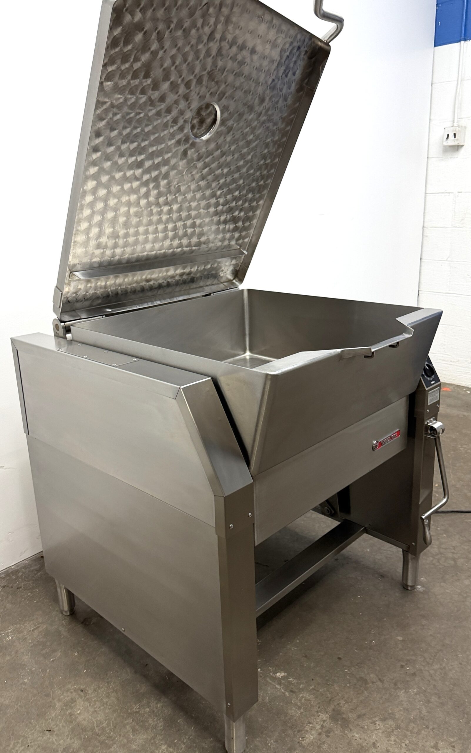 Market Forge 30 Gallon, Natural gas, Power tilt, Braising pan (Refurbished w/WARRANTY) (Copy) - Image 8