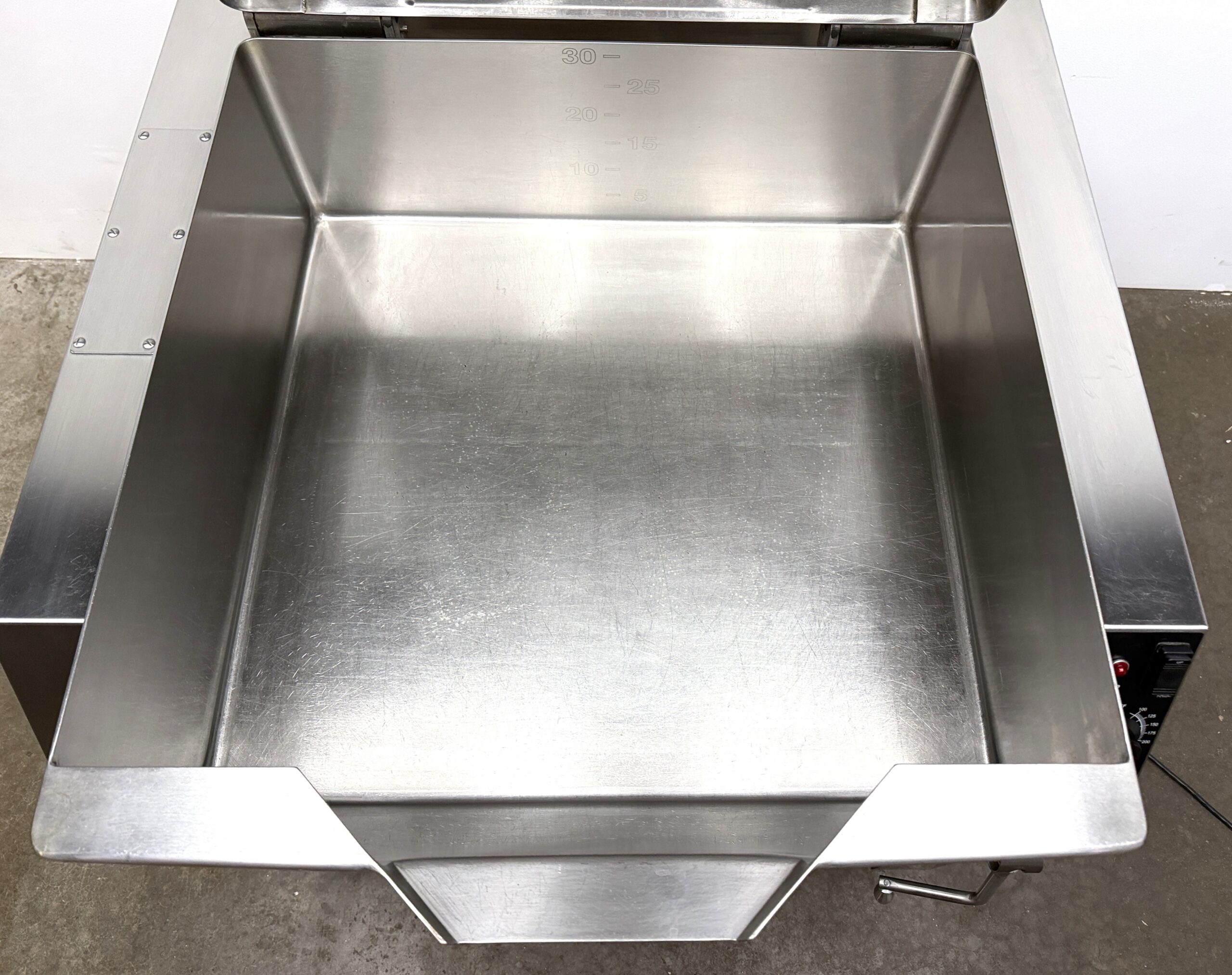 Market Forge 30 Gallon, Natural gas, Power tilt, Braising pan (Refurbished w/WARRANTY) (Copy) - Image 6