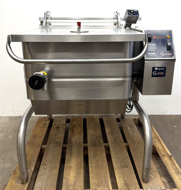 Groen 30 Gallon, Natural gas, braising pan w/ 2" Draw off valve & Power Tilt (Refurbished w/WARRANTY)