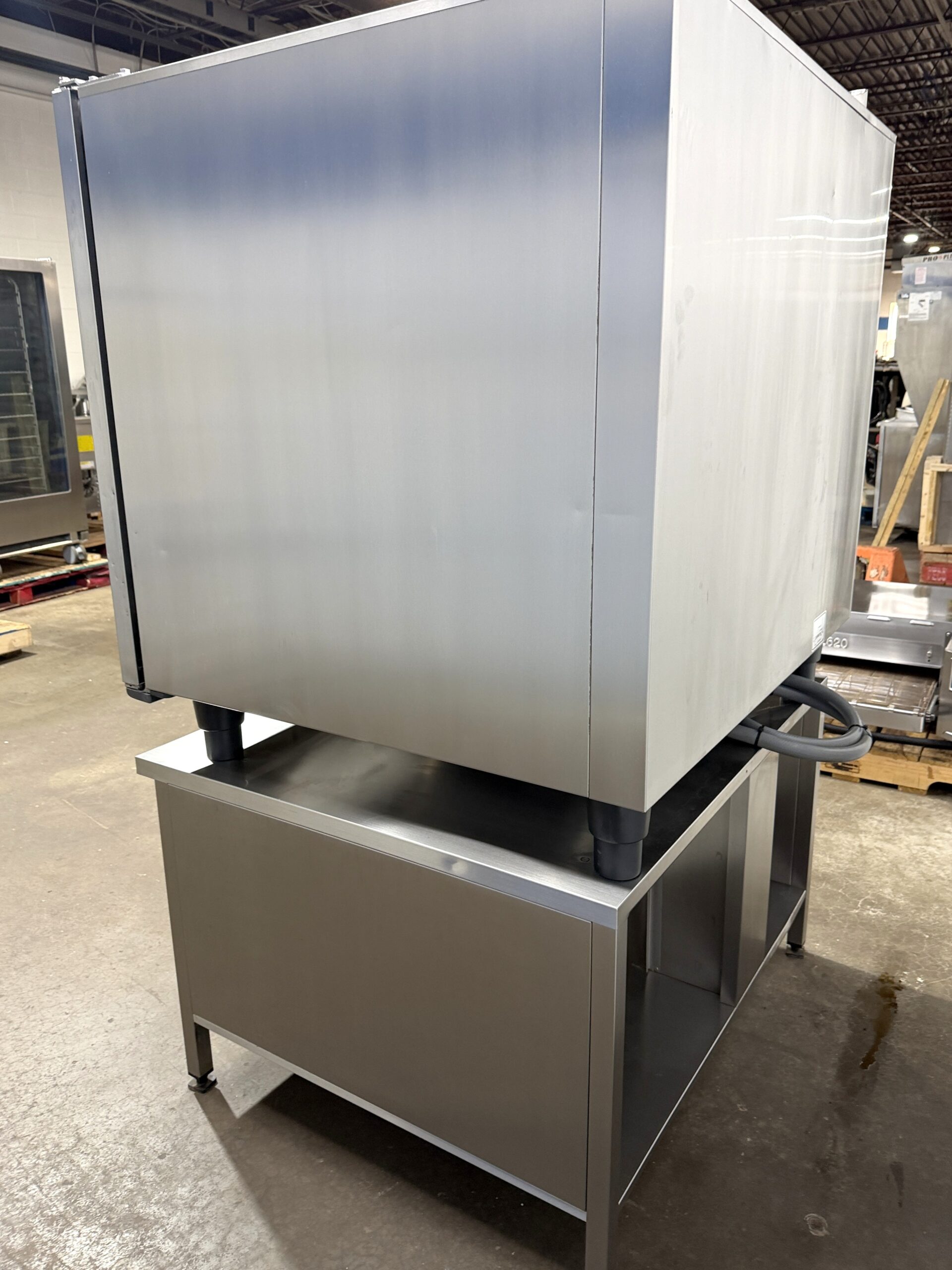 Rational (SCCWE102G) 10 pan/FULL size Natural Gas Combi Oven w/ STAND (Refurbished w/Warranty) - Image 11