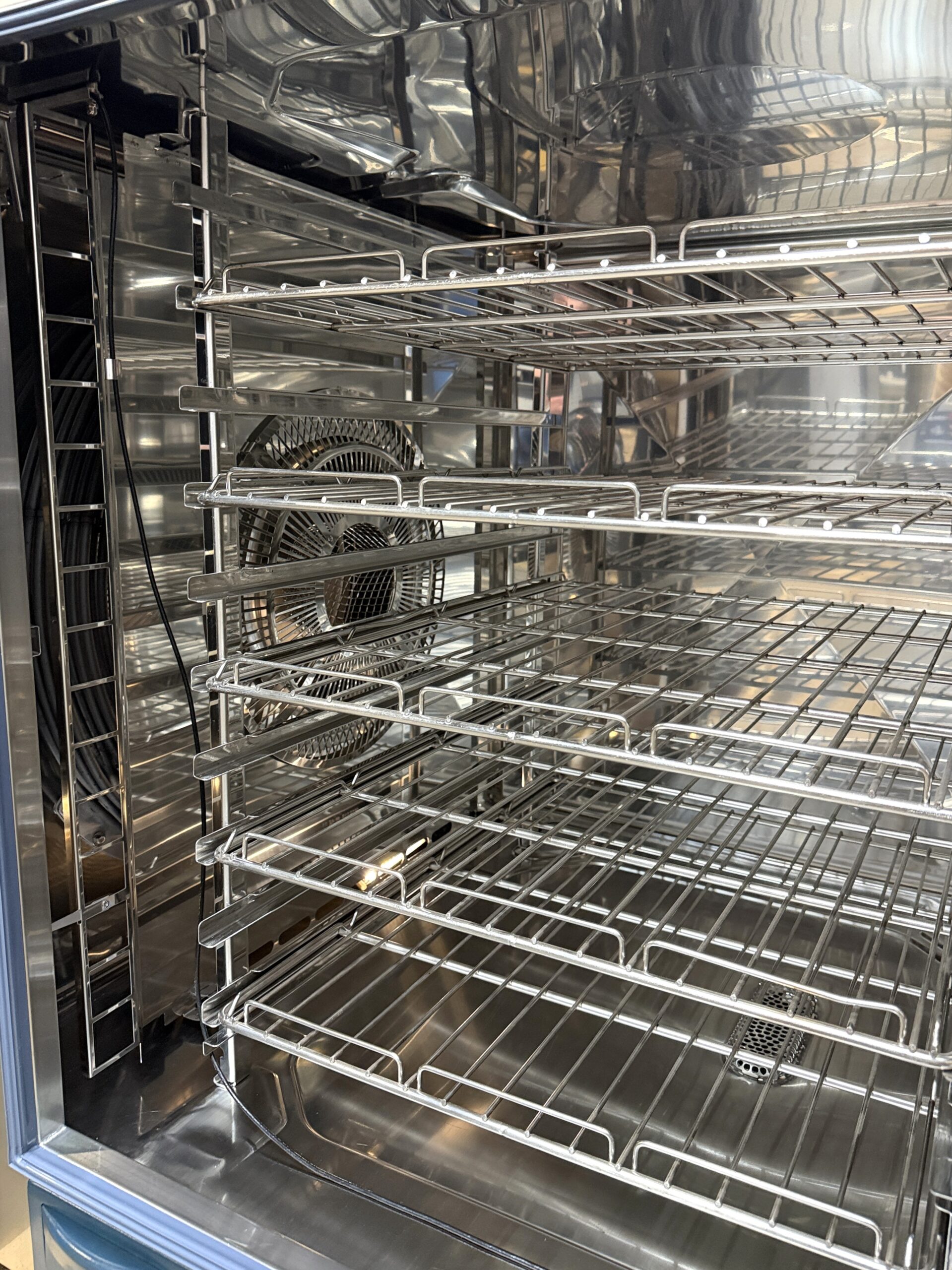 Rational 10 pan, full size, ELECTRIC, combi oven. (Fully refurbished w/WARRANTY) - Image 4