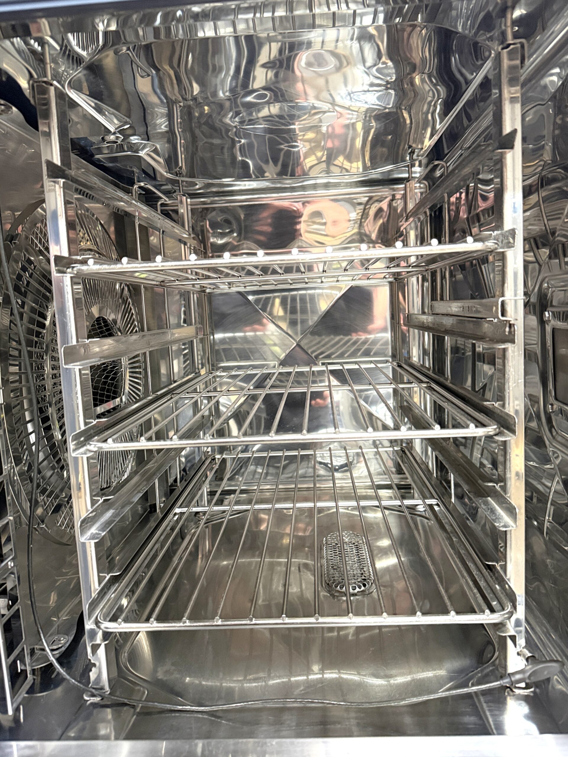 Rational 6 pan/ half size, electric combi oven (Fully refurbished ... Guaranteed to function as intended) - Image 19