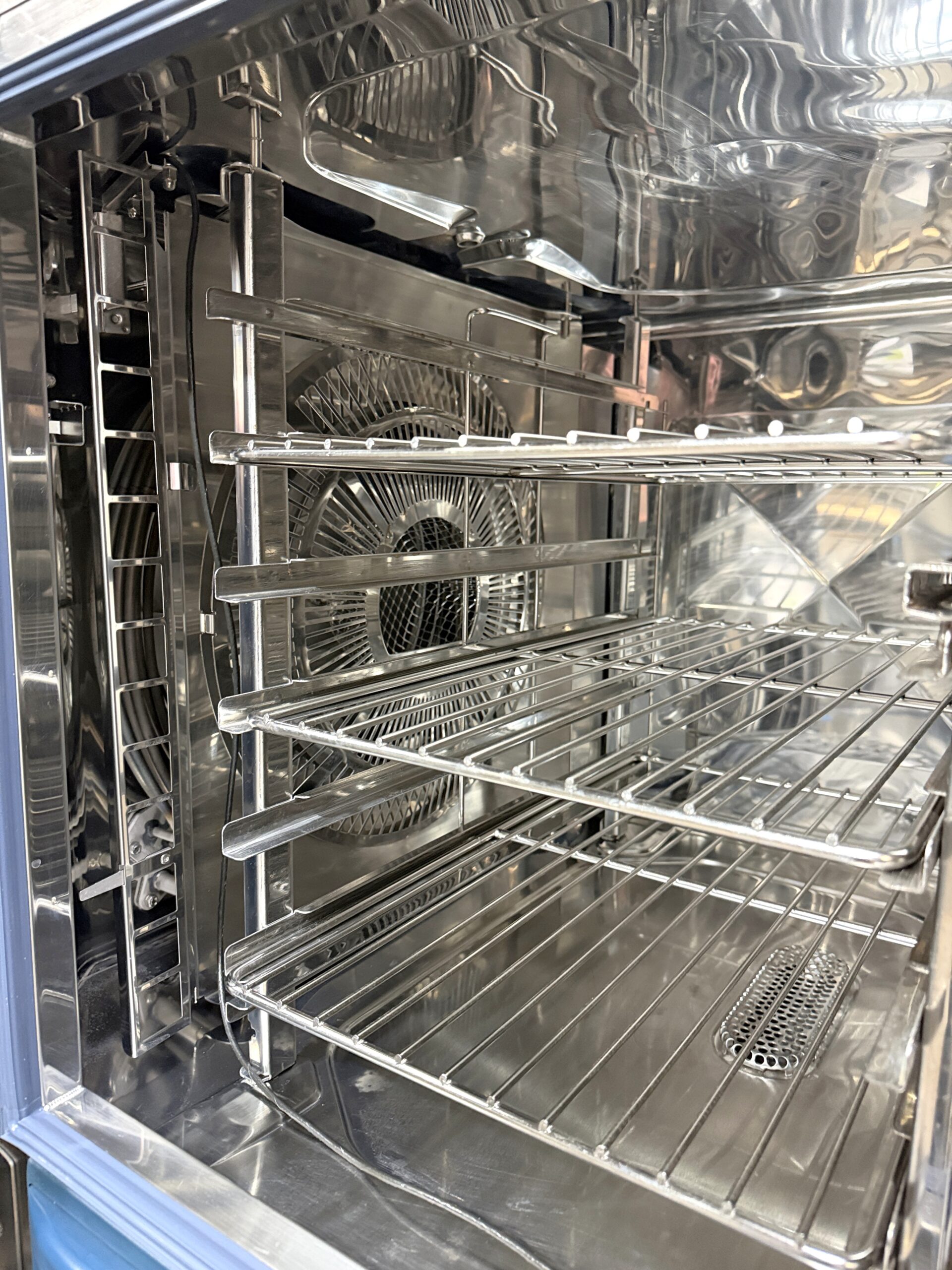Rational 6 pan/ half size, electric combi oven (Fully refurbished ... Guaranteed to function as intended) - Image 18