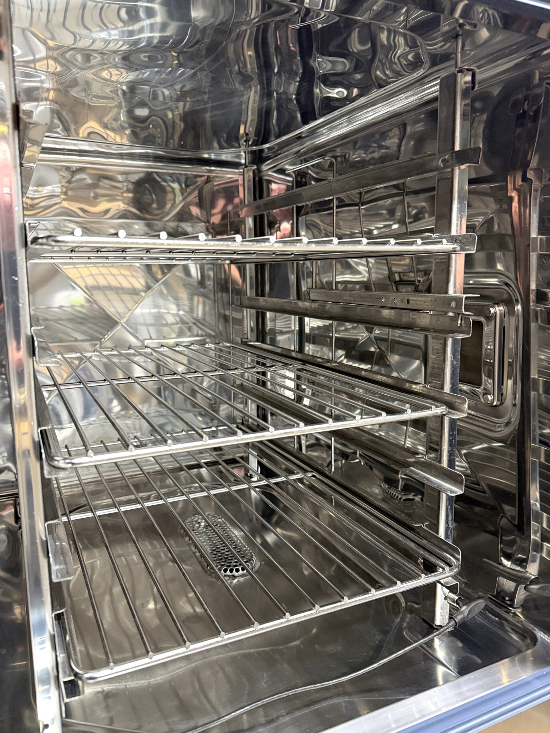 Rational 6 pan/ half size, electric combi oven (Fully refurbished ... Guaranteed to function as intended) - Image 17
