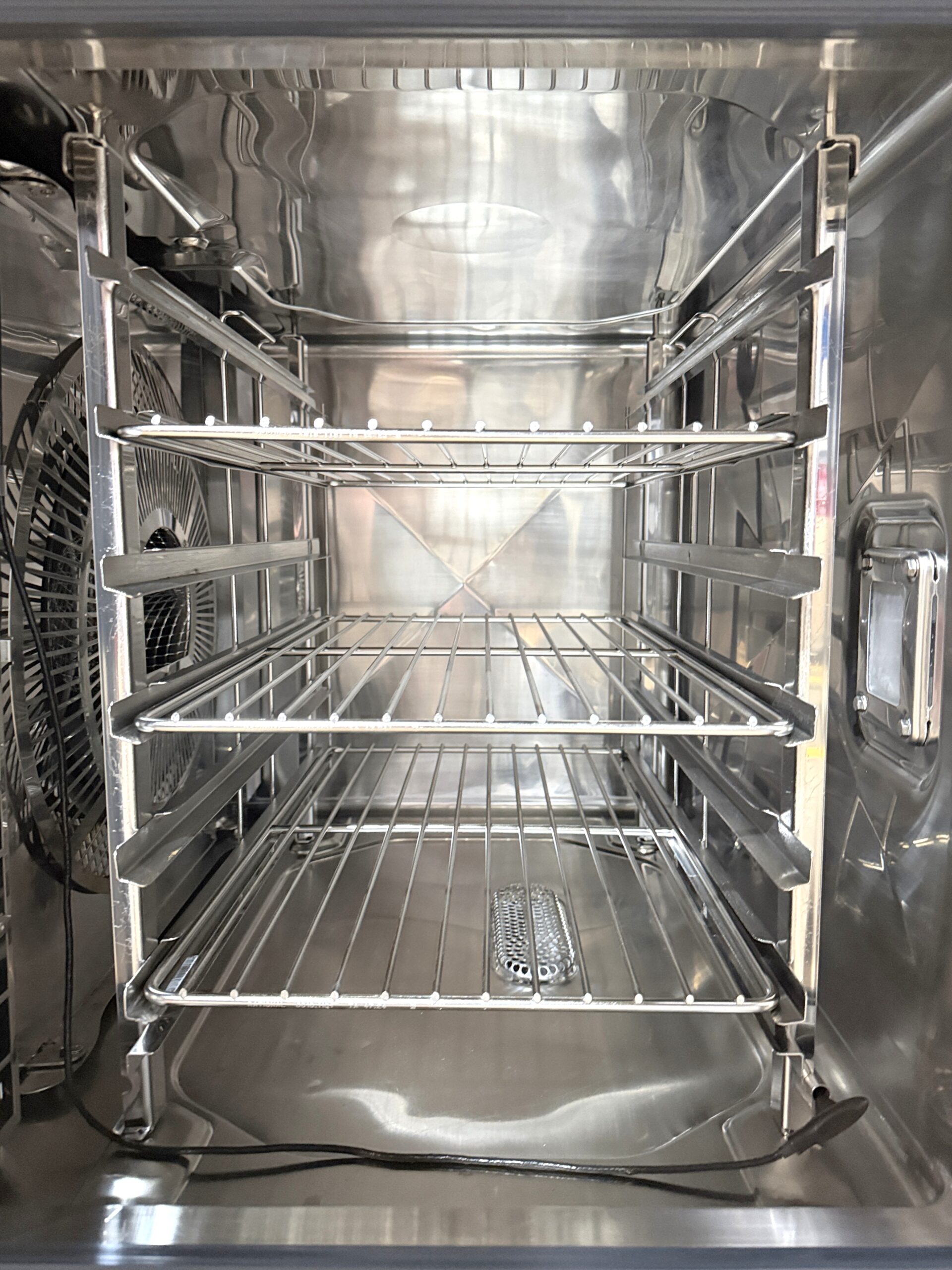 Rational 6 pan, half size, electric combi oven w/ Ultravent Hood (Refurbished w/WARRANTY) SINGLE PHASE ELECTRIC - Image 12