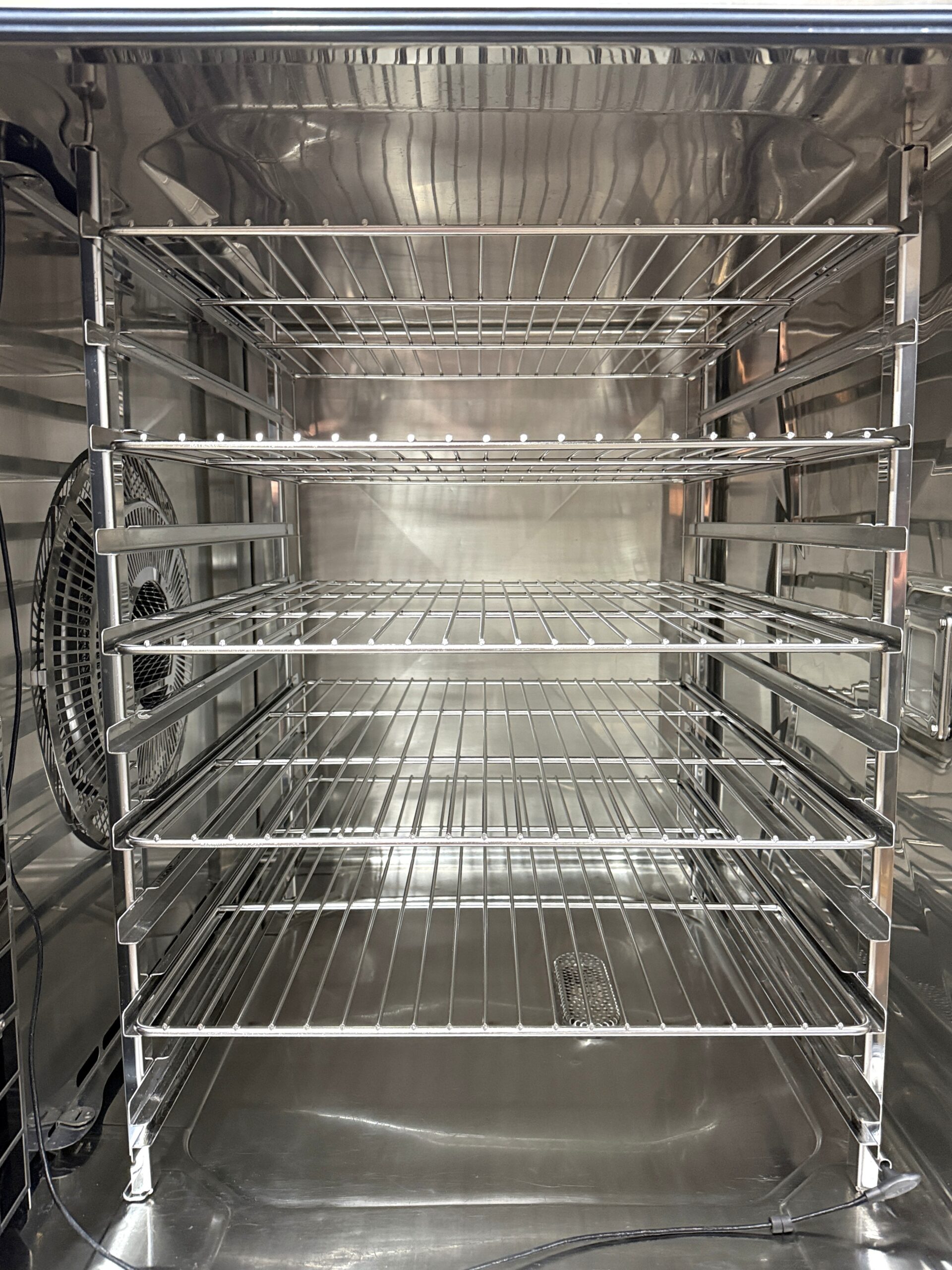 Rational (SCCWE102G) 10 pan/FULL size Natural Gas Combi Oven (Refurbished w/Warranty) - Image 12