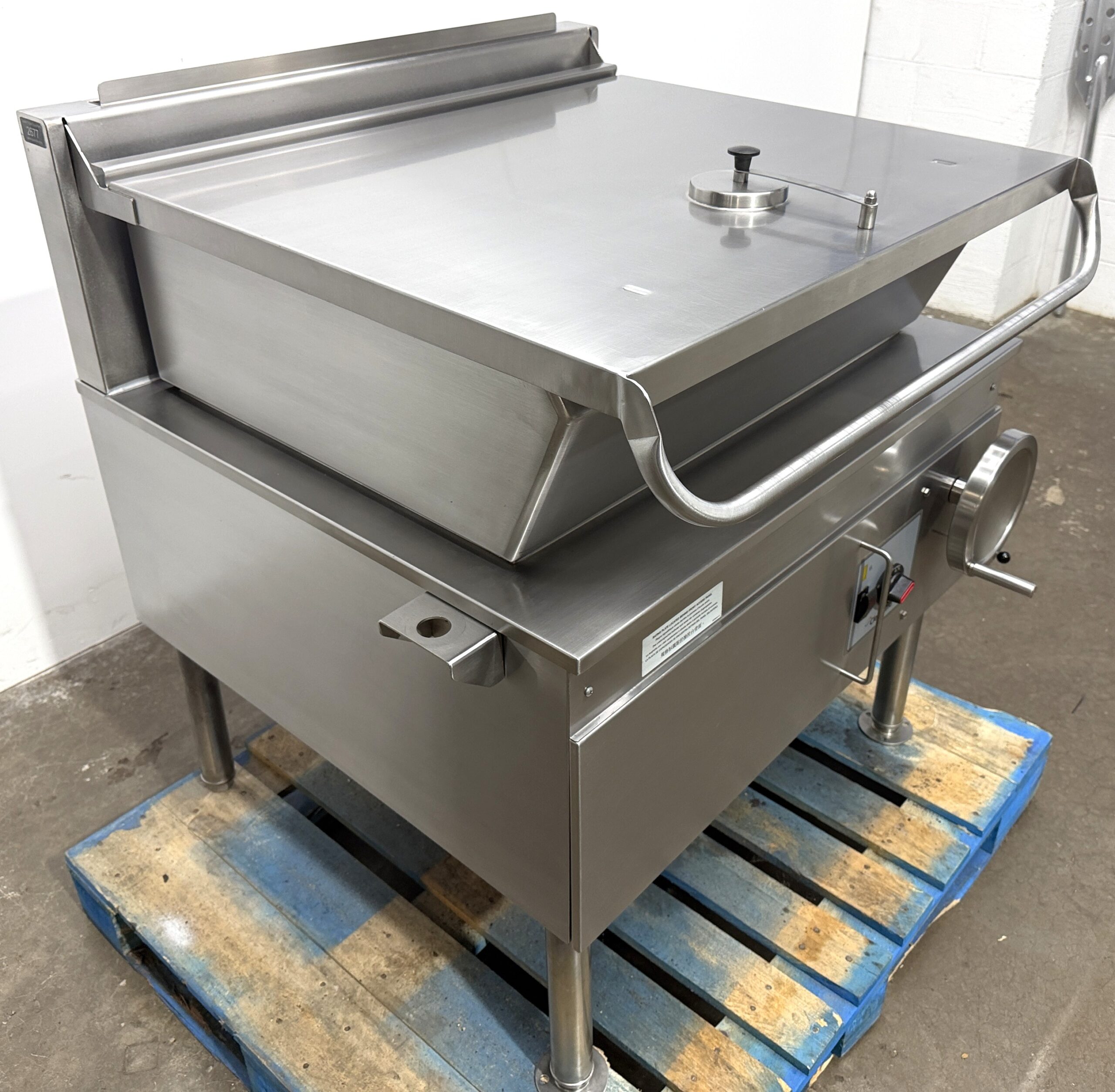 Cleveland 30 gallon, Natural gas, Braising pan (Refurbished w/Warranty) - Image 11