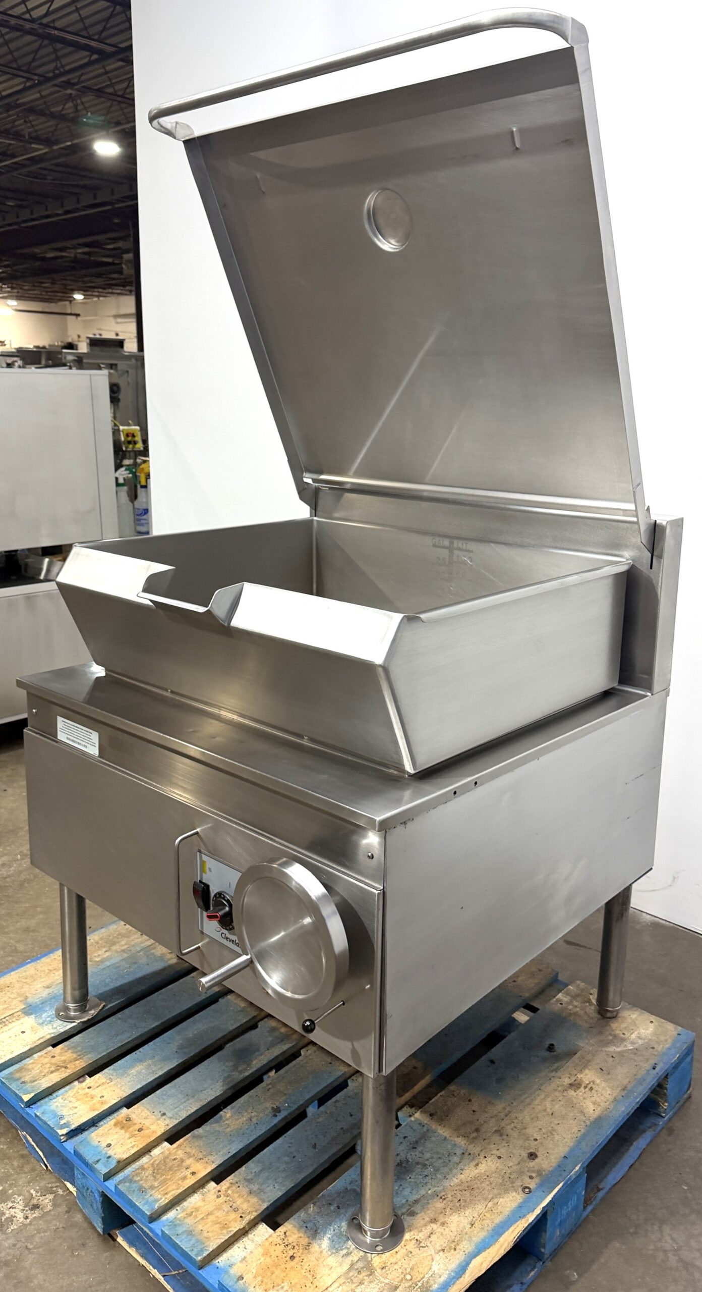 Cleveland 30 gallon, Natural gas, Braising pan (Refurbished w/Warranty) - Image 14
