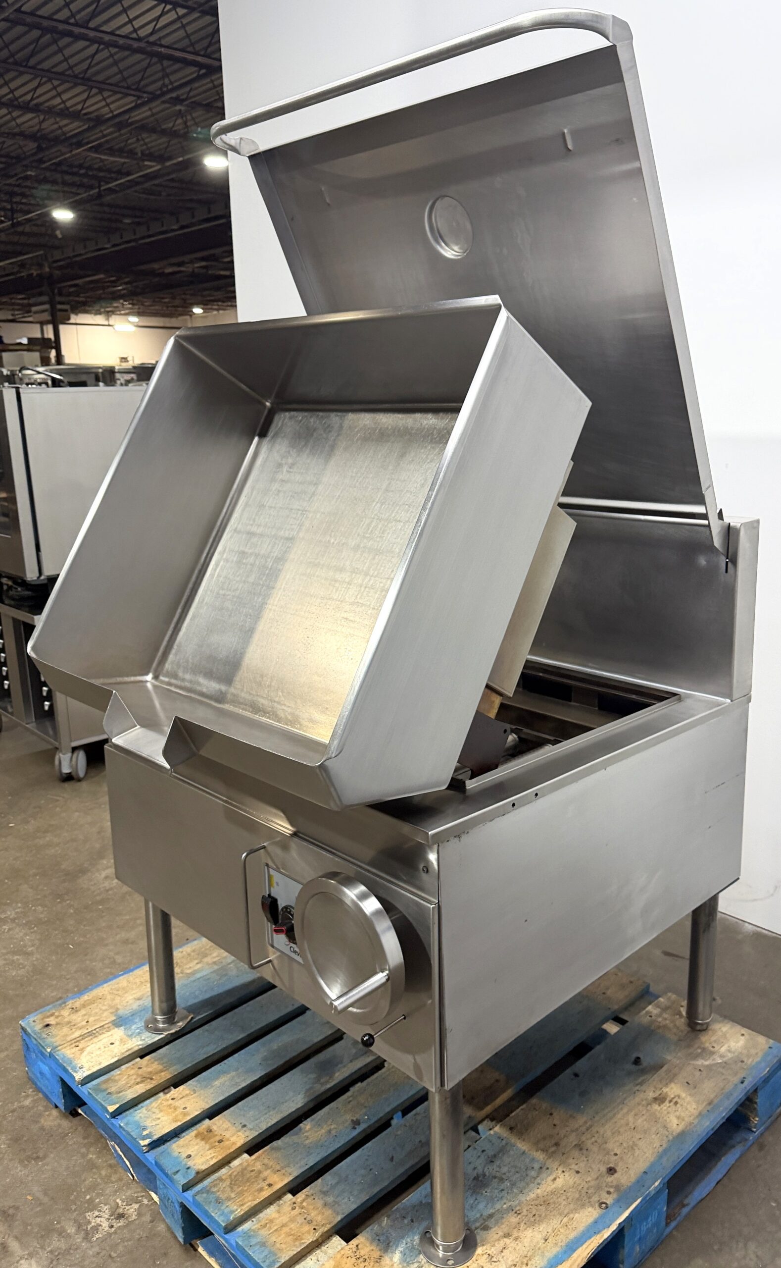 Cleveland 30 gallon, Natural gas, Braising pan (Refurbished w/Warranty) - Image 16