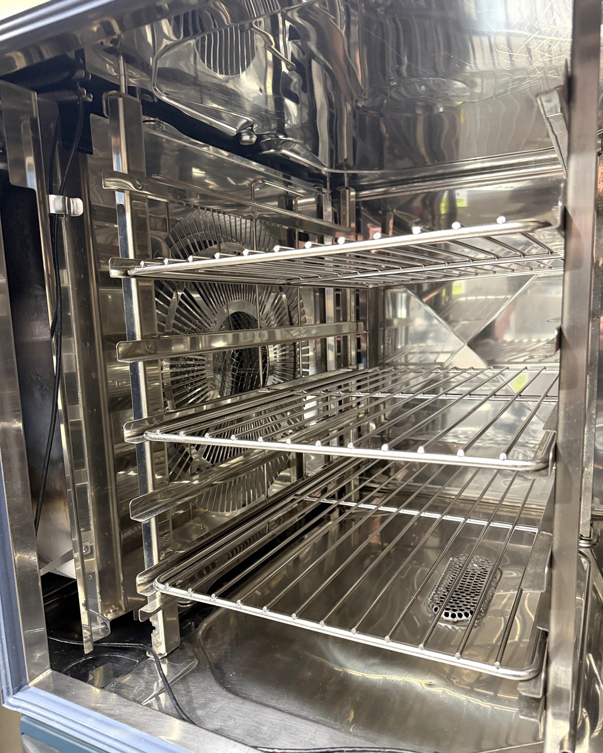 Rational SCCWE61G, 6 Pan, Half Size, Natural Gas Combi Oven w/ Stand (refurbished w/WARRANTY) - Image 11
