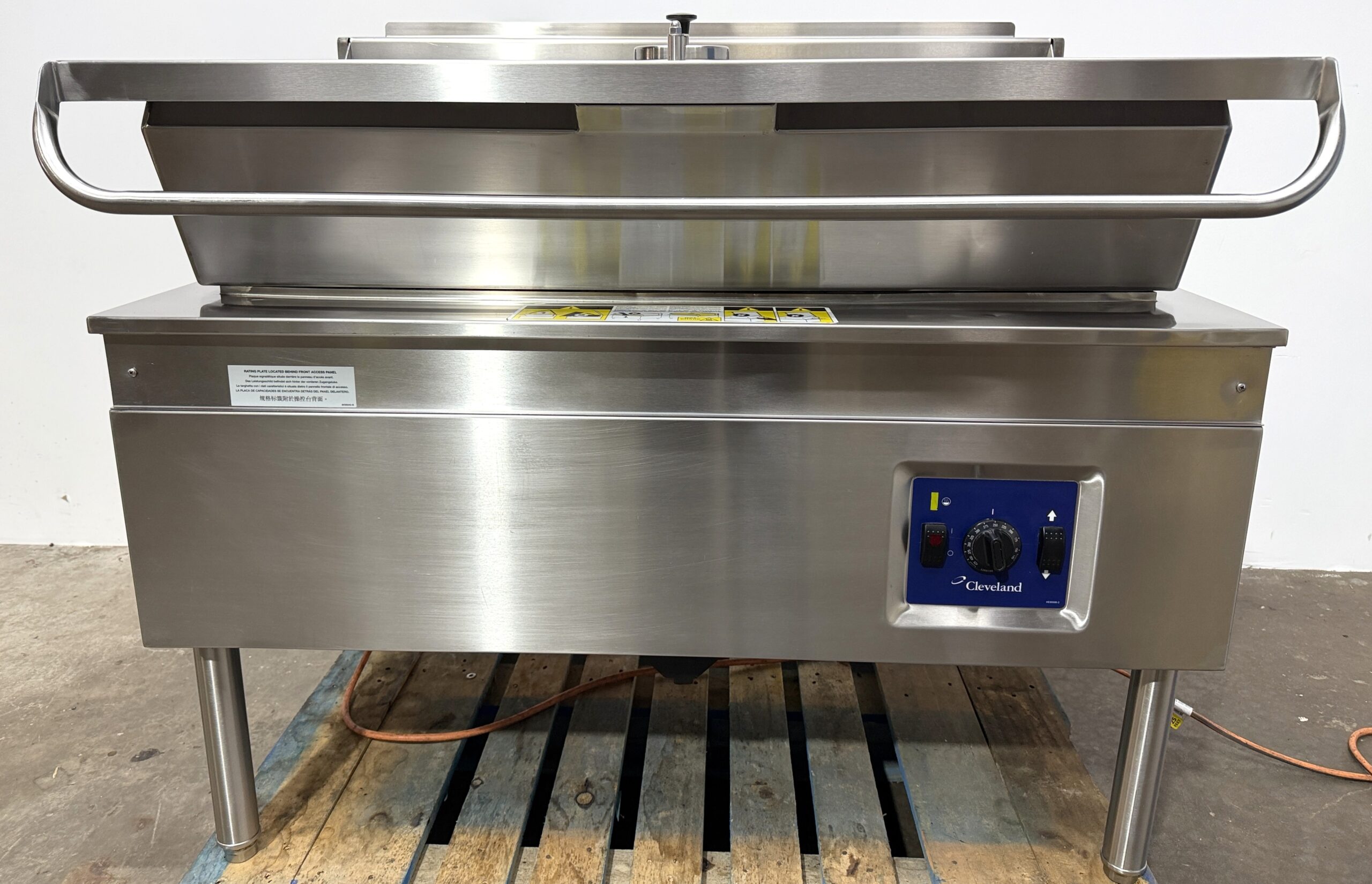 Cleveland 40 gallon, Natural gas, Braising pan w/ Power Tilt (Refurbished w/Warranty) - Image 2