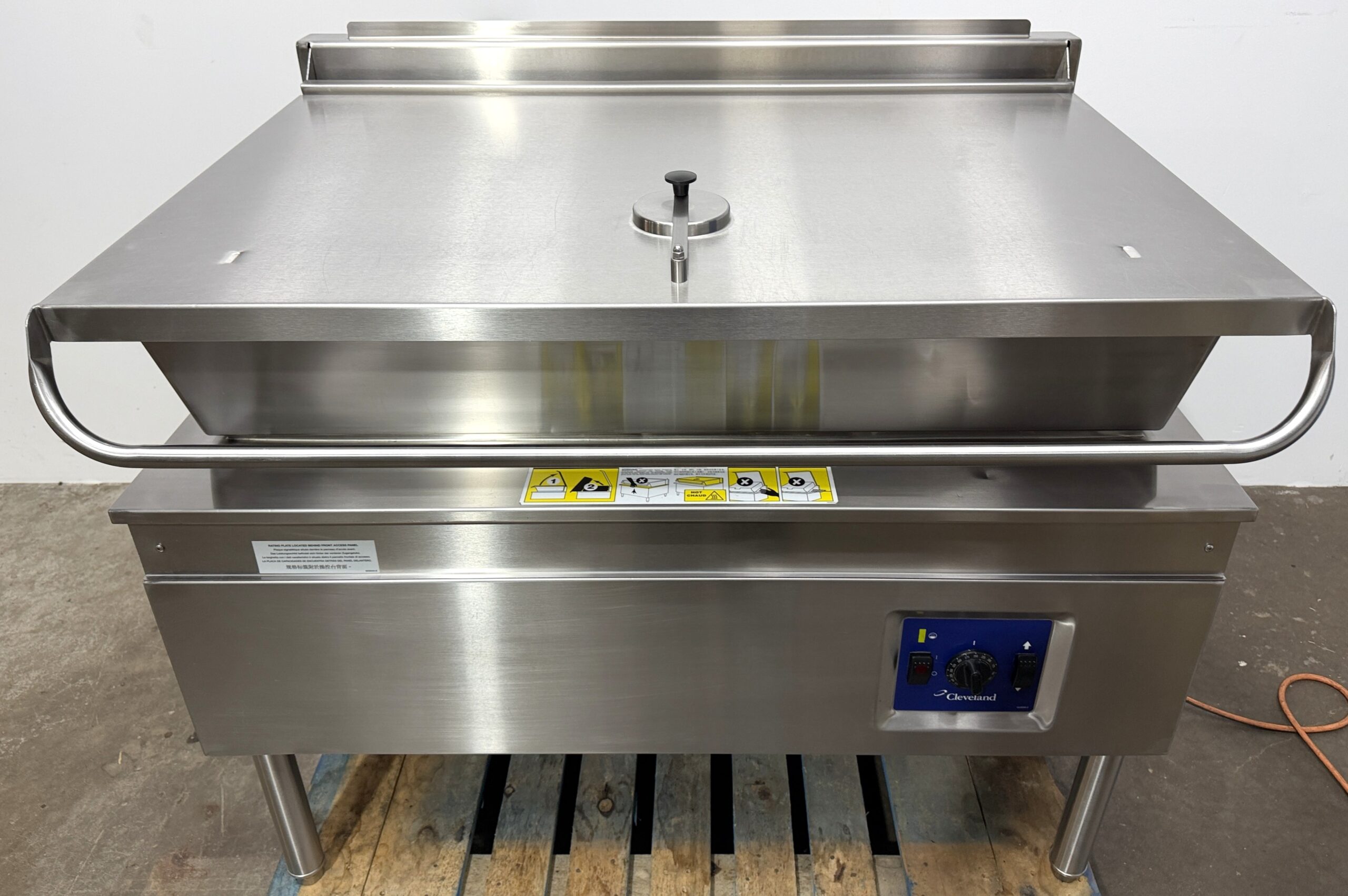 Cleveland 40 gallon, Natural gas, Braising pan w/ Power Tilt (Refurbished w/Warranty)