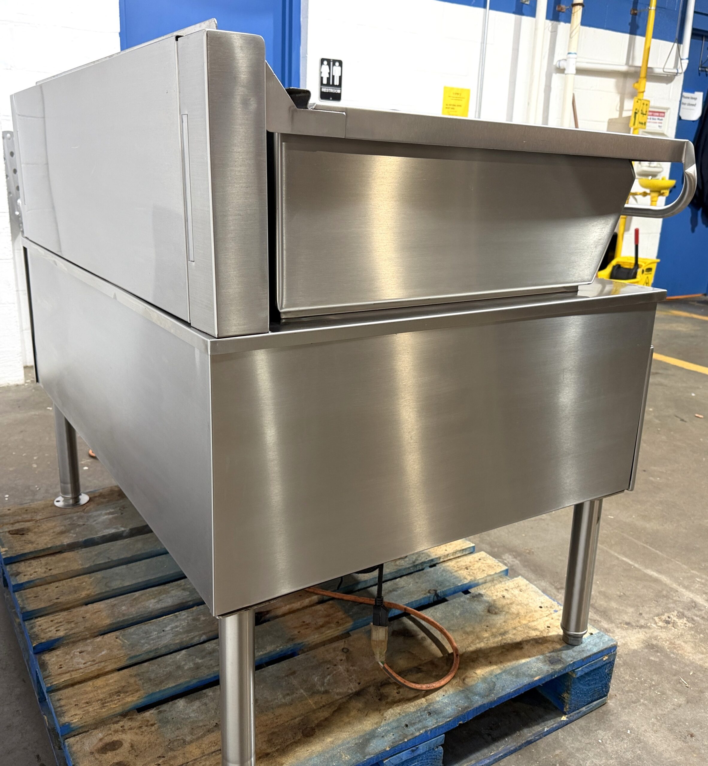 Cleveland 40 gallon, Natural gas, Braising pan w/ Power Tilt (Refurbished w/Warranty) - Image 8