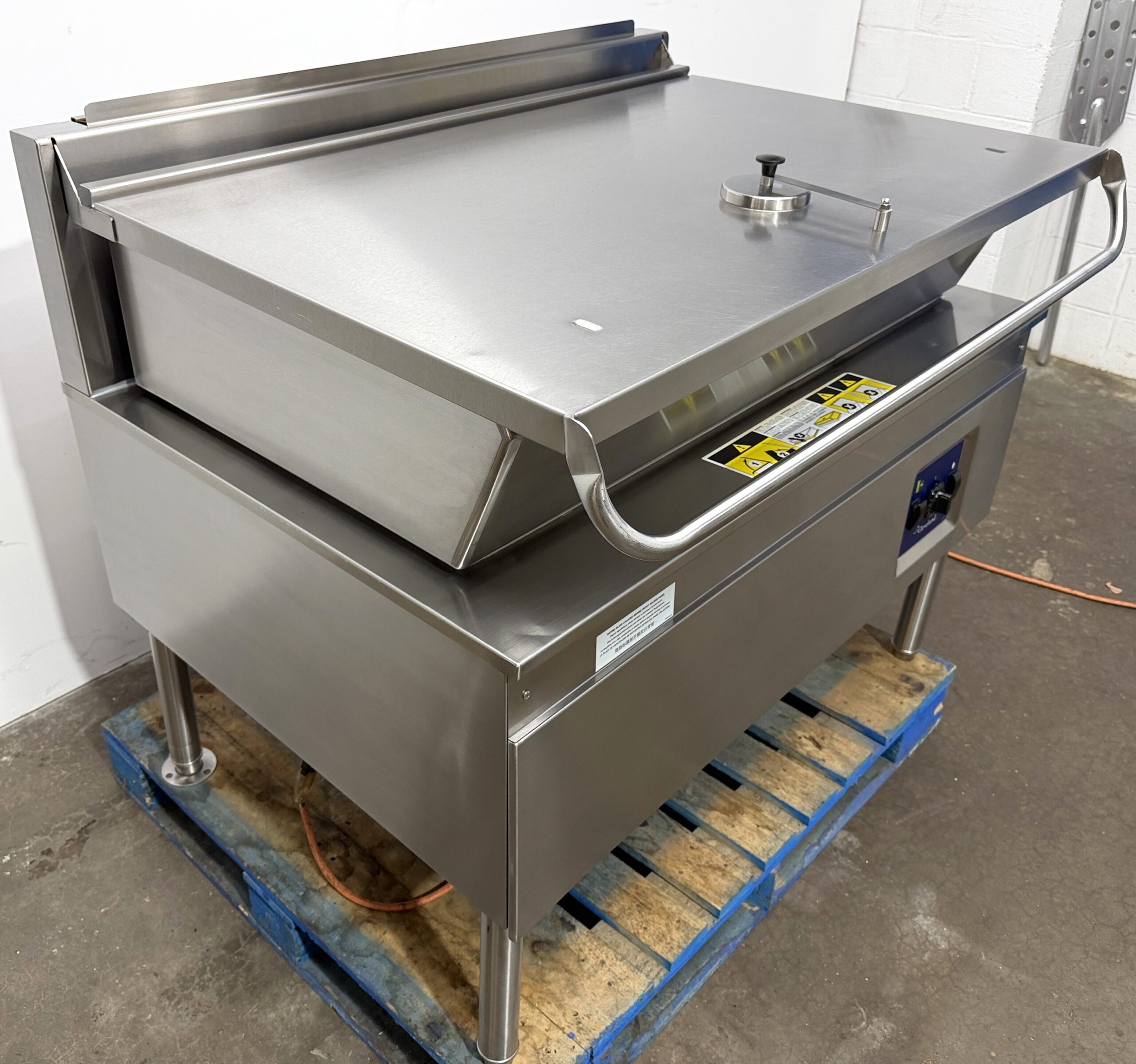 Cleveland 40 gallon, Natural gas, Braising pan w/ Power Tilt (Refurbished w/Warranty) - Image 11