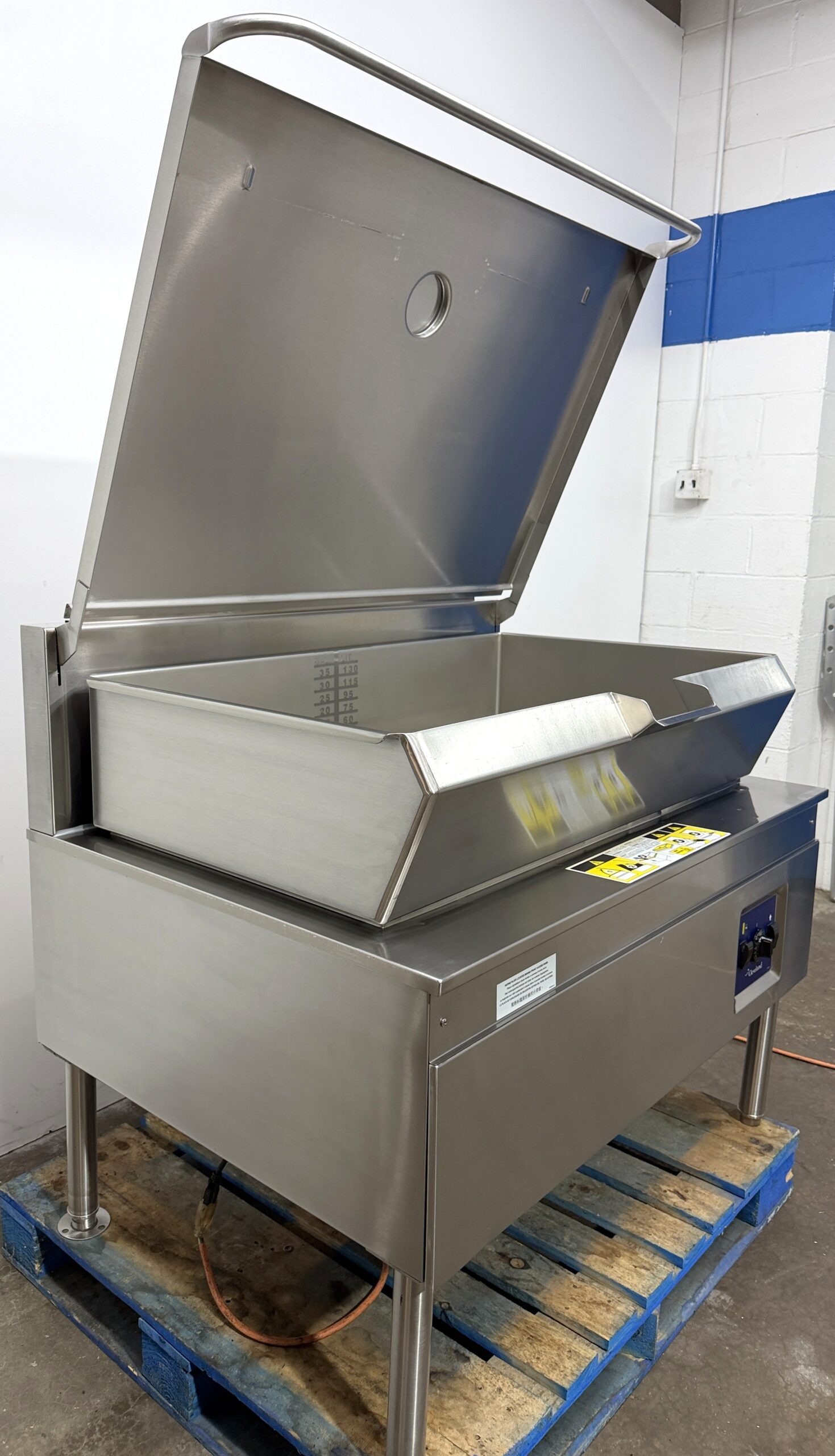 Cleveland 40 gallon, Natural gas, Braising pan w/ Power Tilt (Refurbished w/Warranty) - Image 13